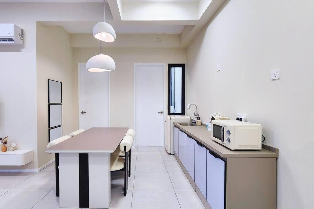 Tatami with HomeCinema, 9pax, Urban Suites by PG Home photo 6
