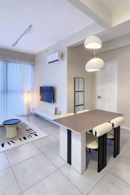 Tatami with HomeCinema, 9pax, Urban Suites by PG Home photo 4