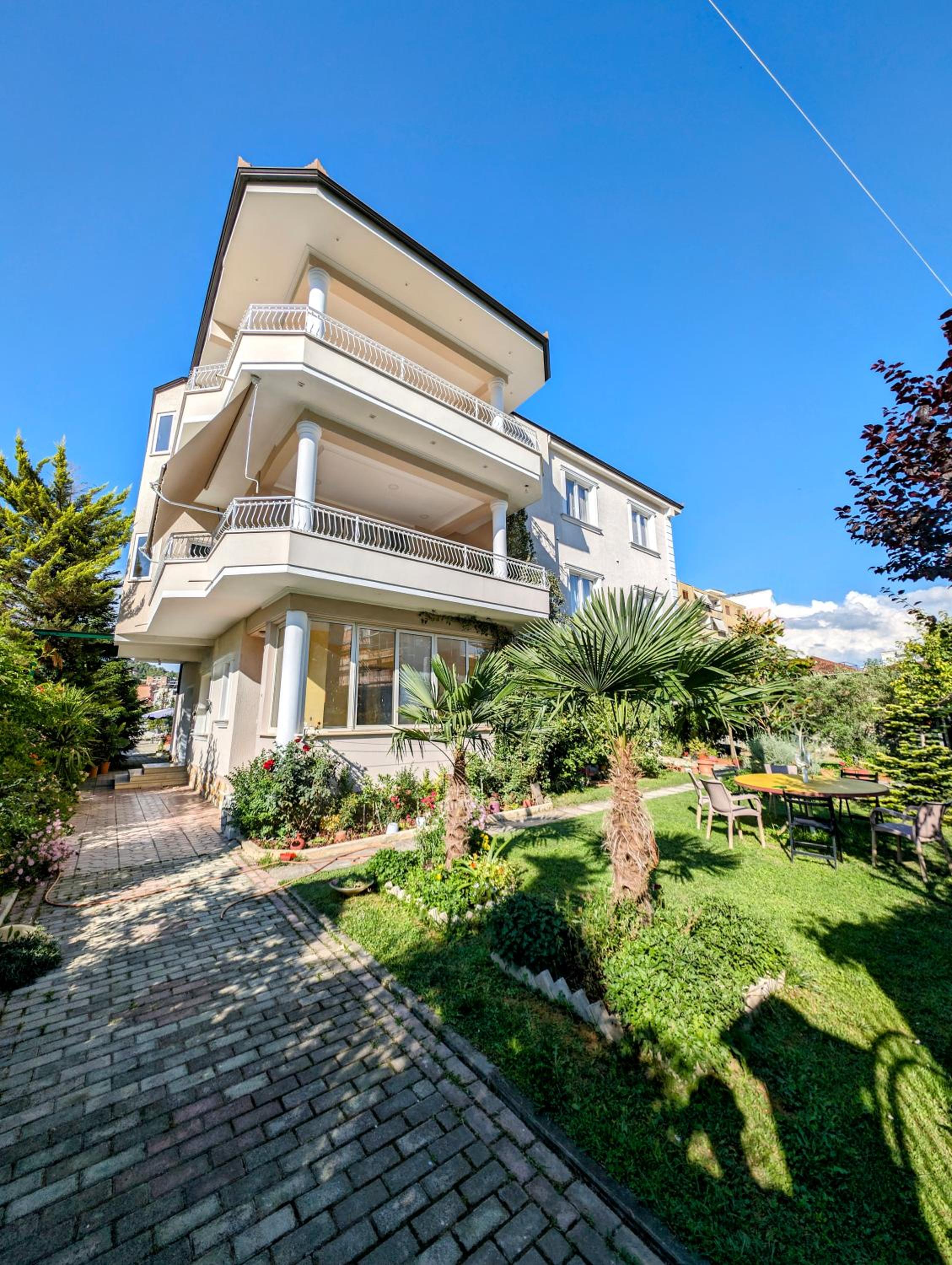 Villa with Garden & Balcony