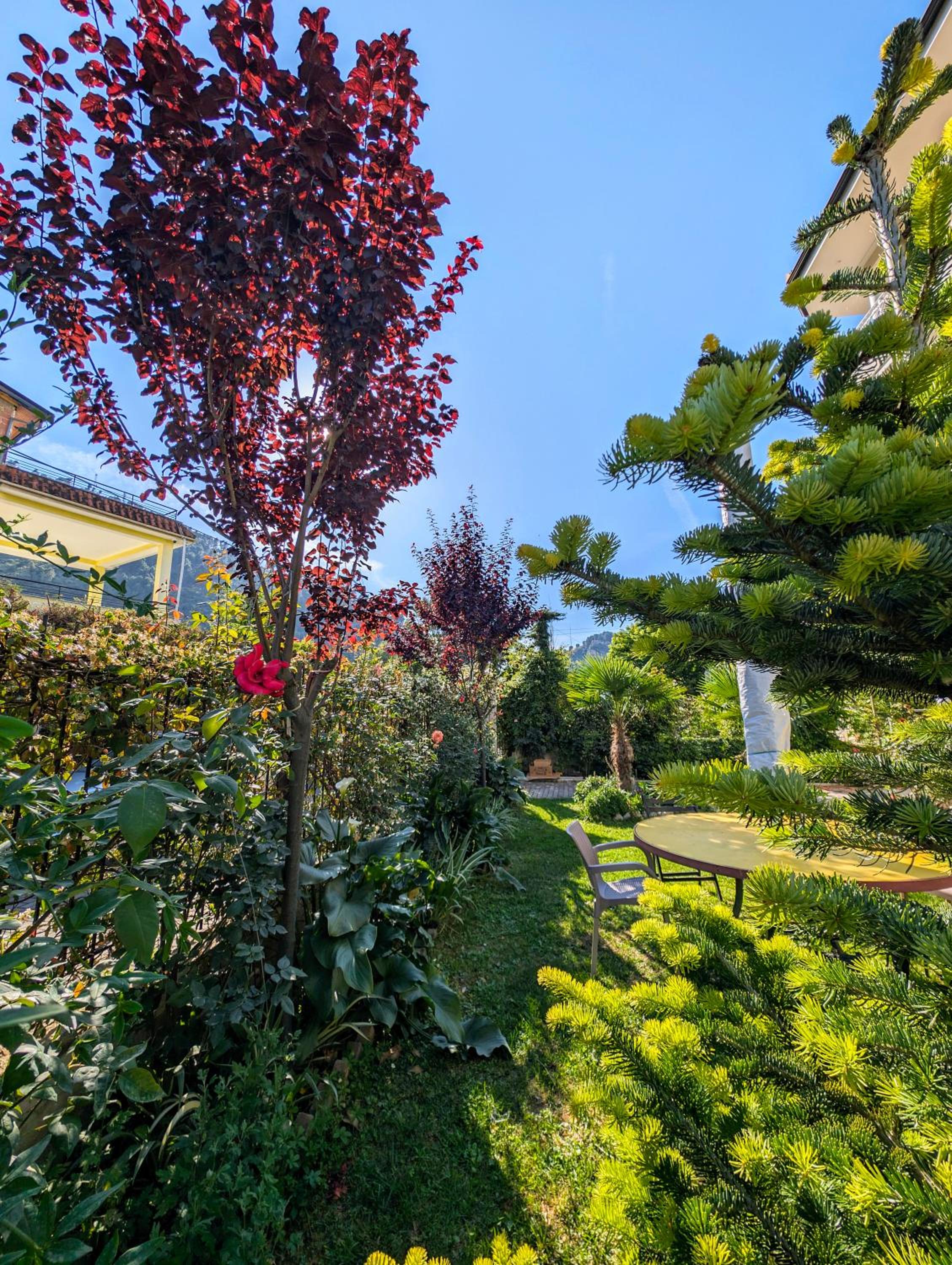 Villa with Garden & Balcony