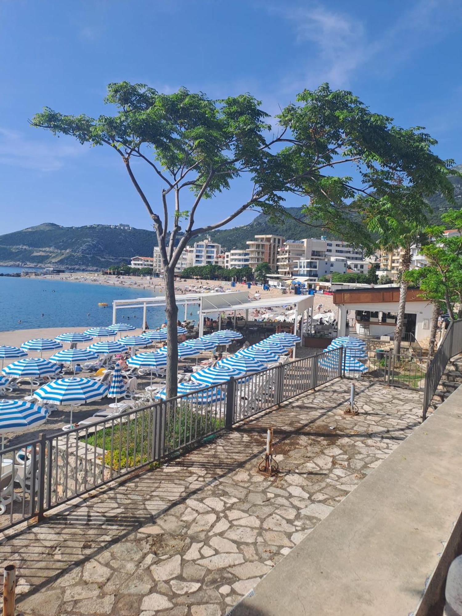 Sea House Apartments