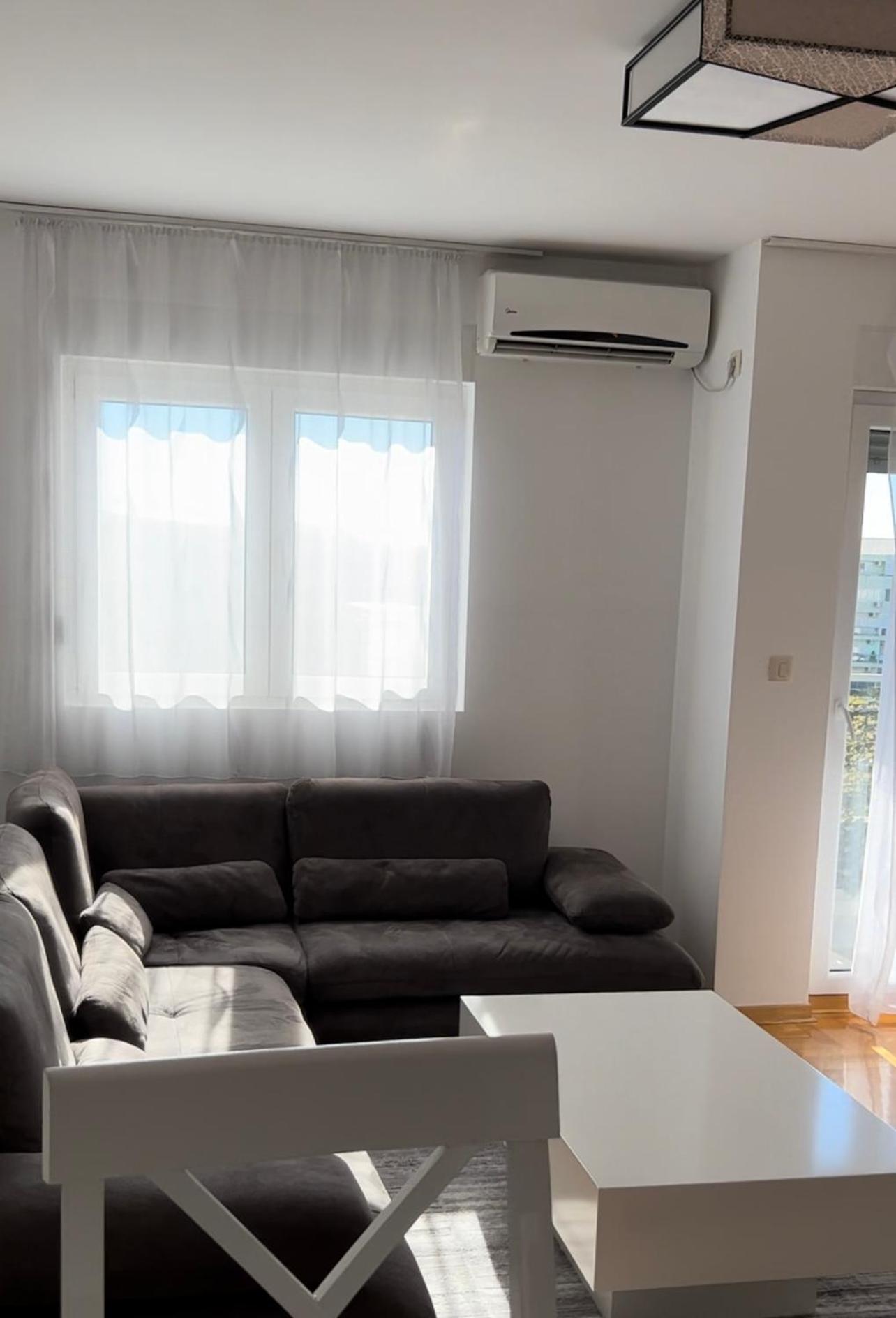 Apartment Shine