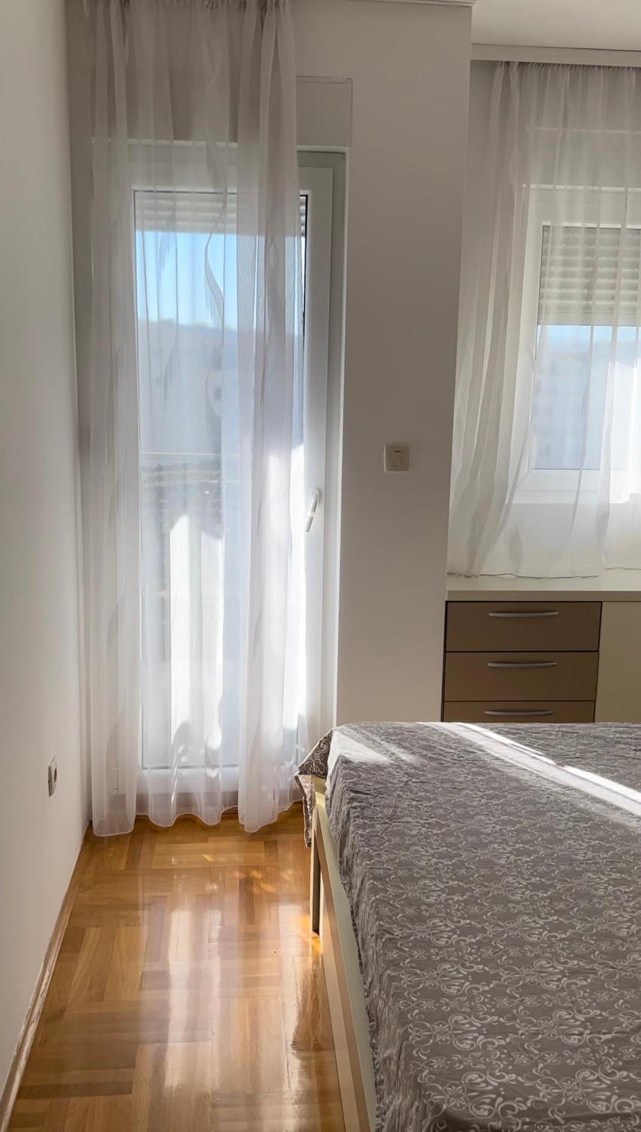 Apartment Shine