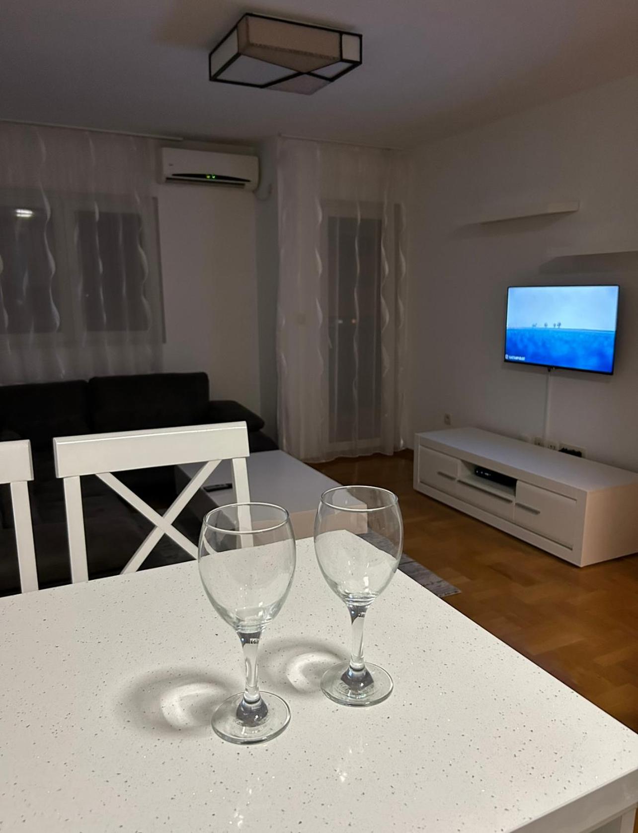 Apartment Shine