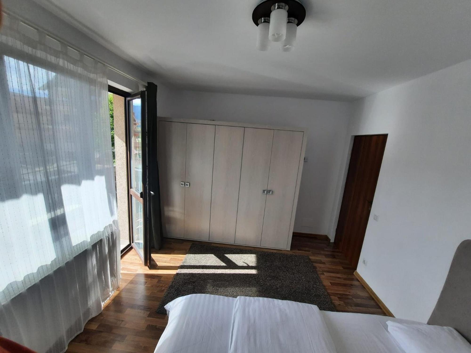 Apartament DELUX Busteni cu terasa superba în Bloc NOU view 3