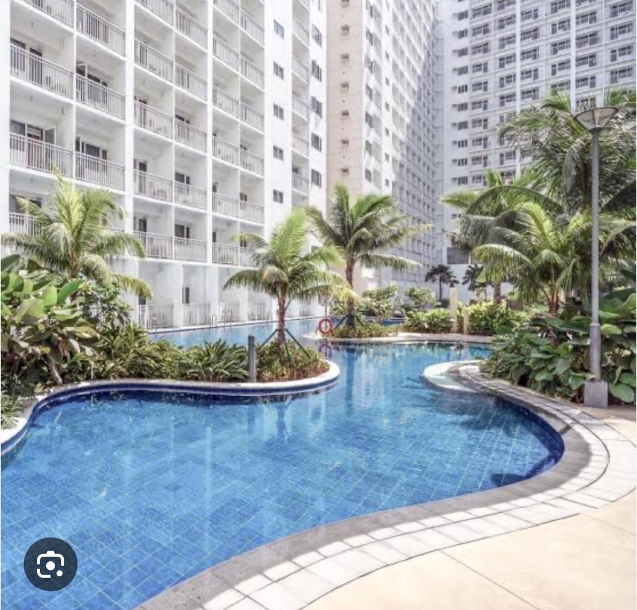 Big Cut End-Unit Condo In SHORE RESIDENCES view 5