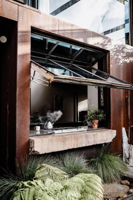 Grand Designs Eco Bush Retreat