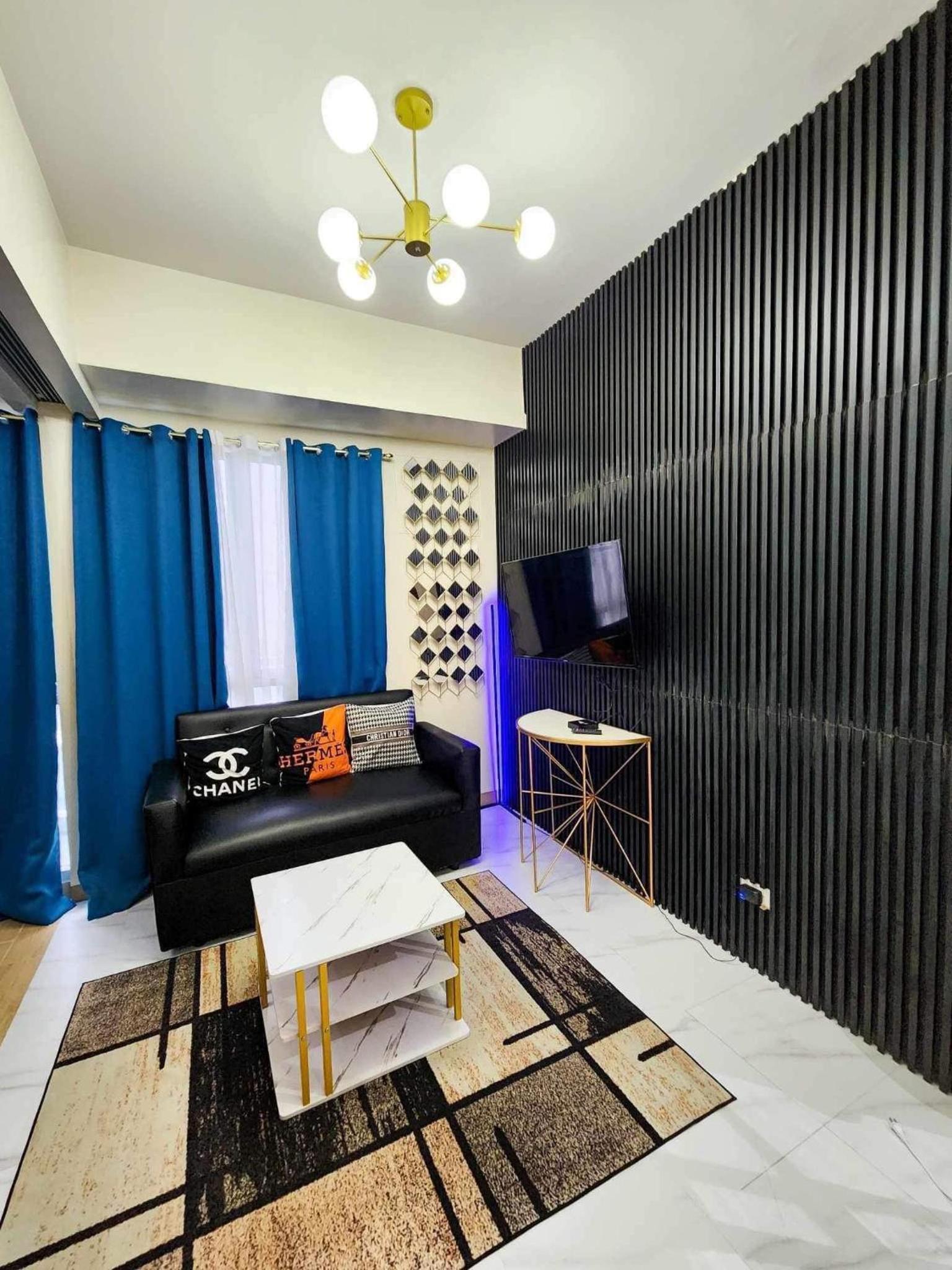 Executive Studio Palladium view 2
