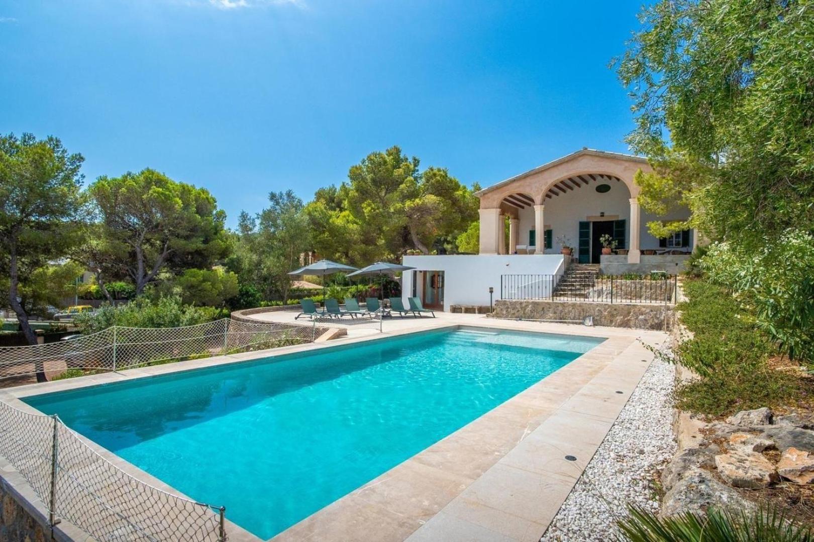 Atemberaubende Villa mit Meerblick und Pool