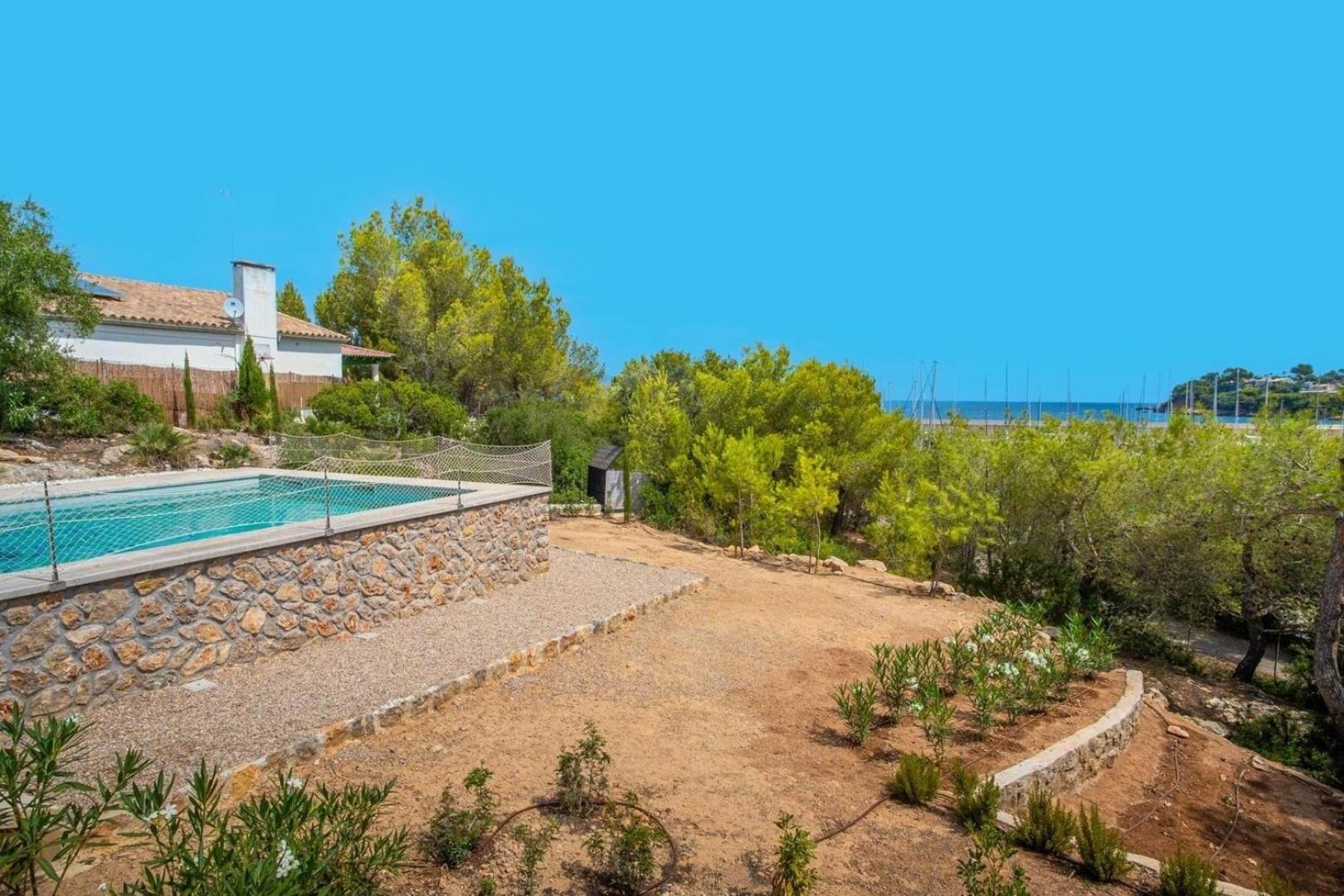 Atemberaubende Villa mit Meerblick und Pool