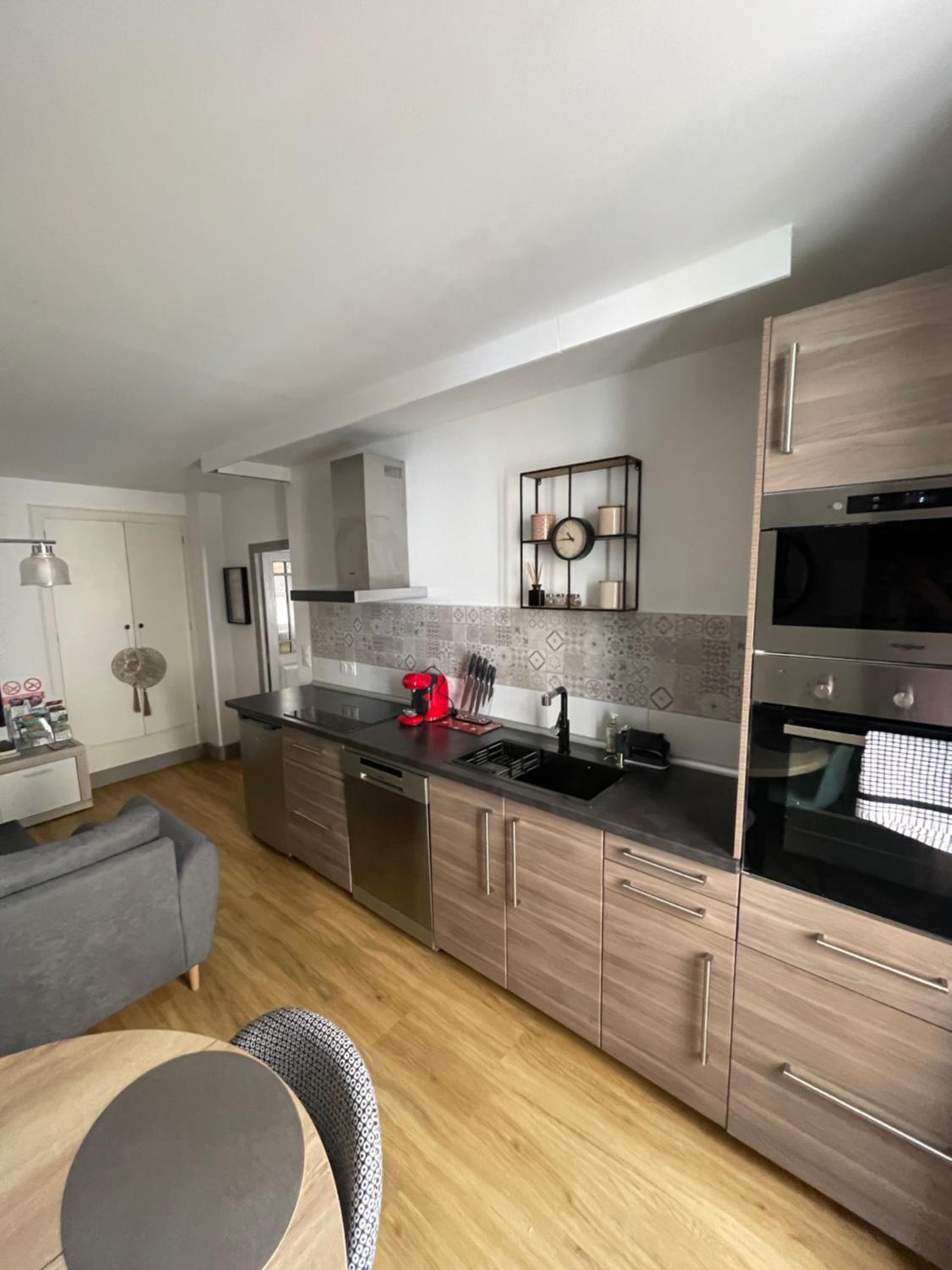 Liberté et Confort, appartement entier, moderne avec 2 chambres et cuisine équipée au coeur de Semur