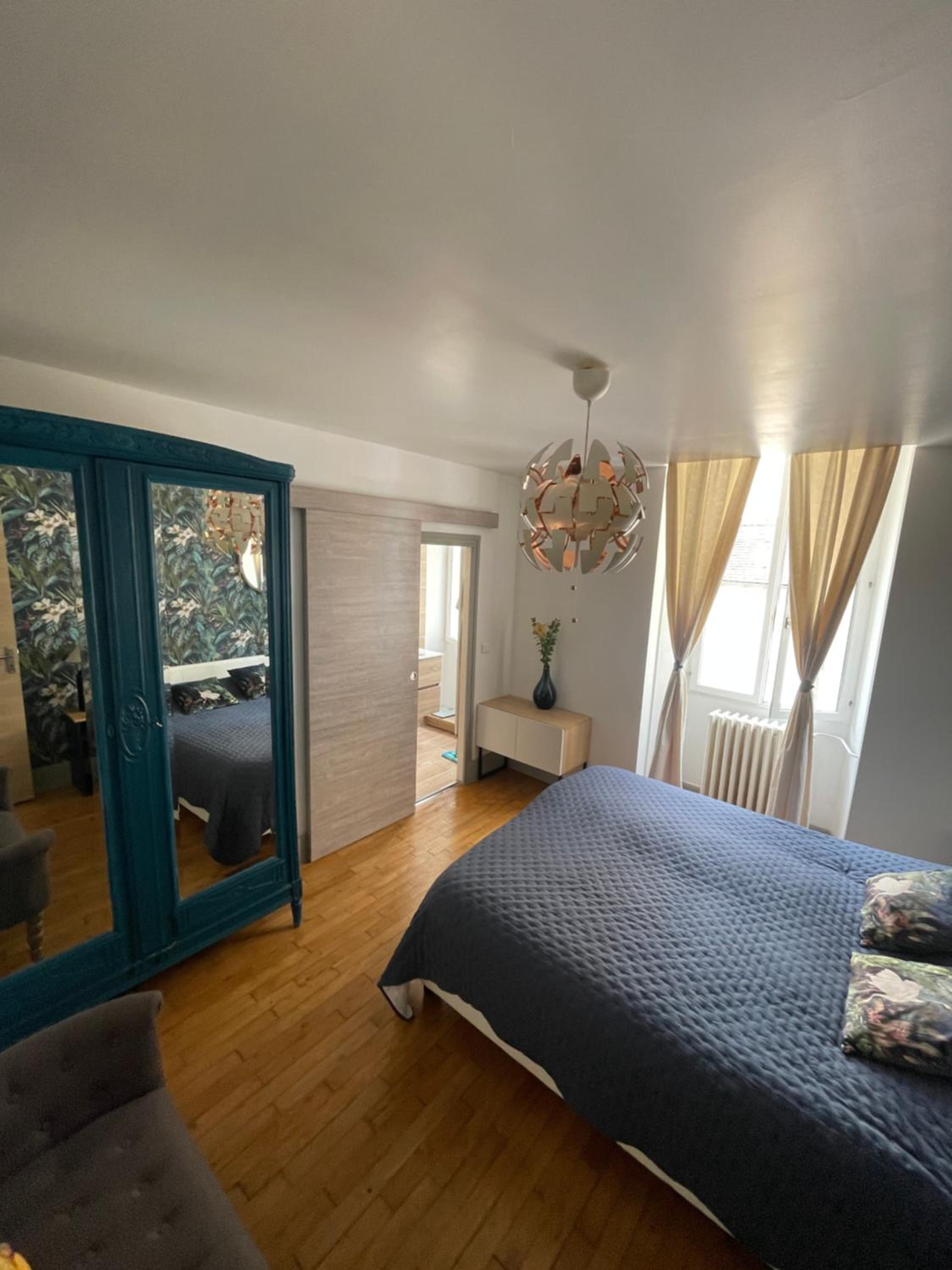 Liberté et Confort, appartement entier, moderne avec 2 chambres et cuisine équipée au coeur de Semur