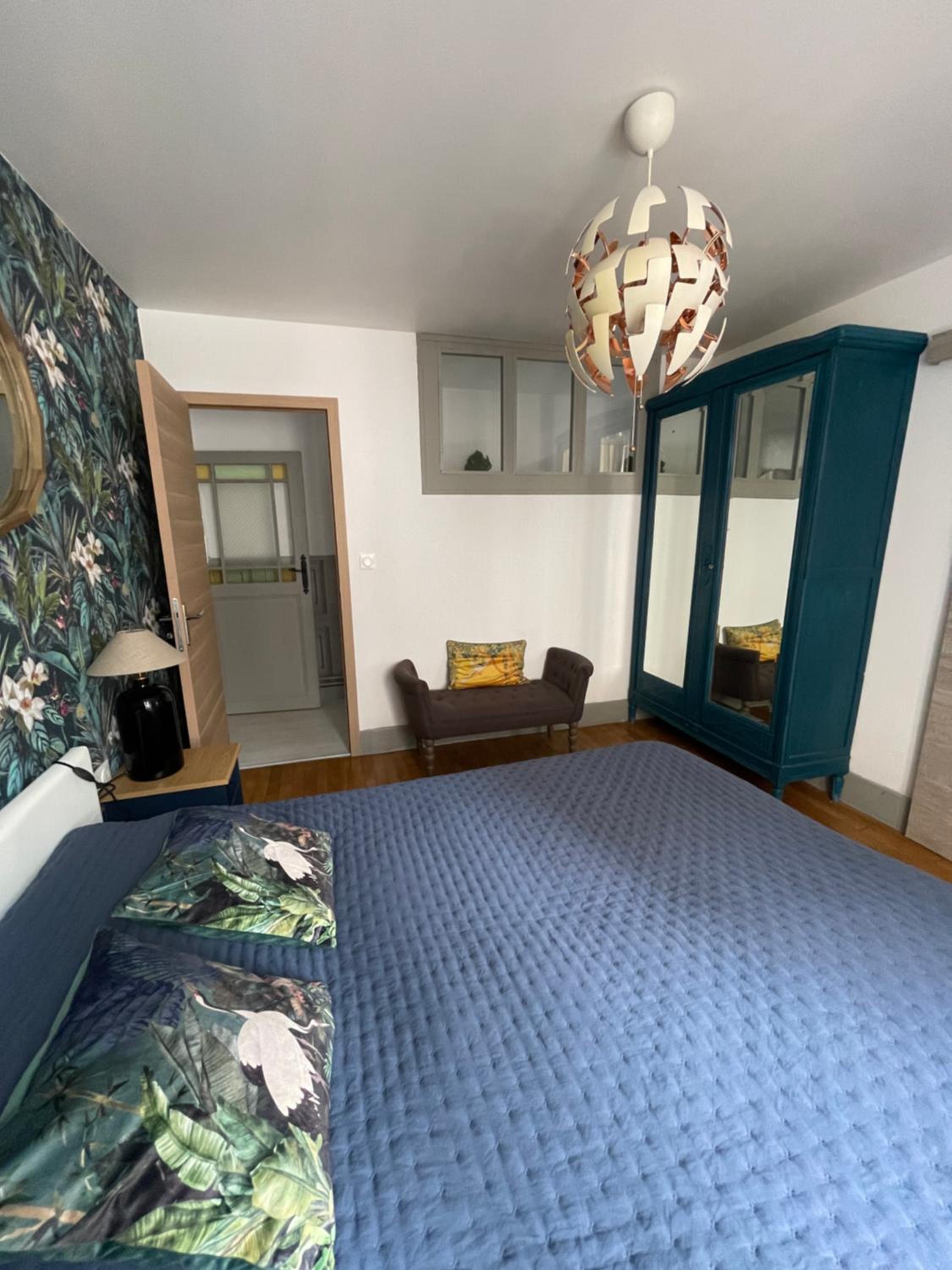 Liberté et Confort, appartement entier, moderne avec 2 chambres et cuisine équipée au coeur de Semur