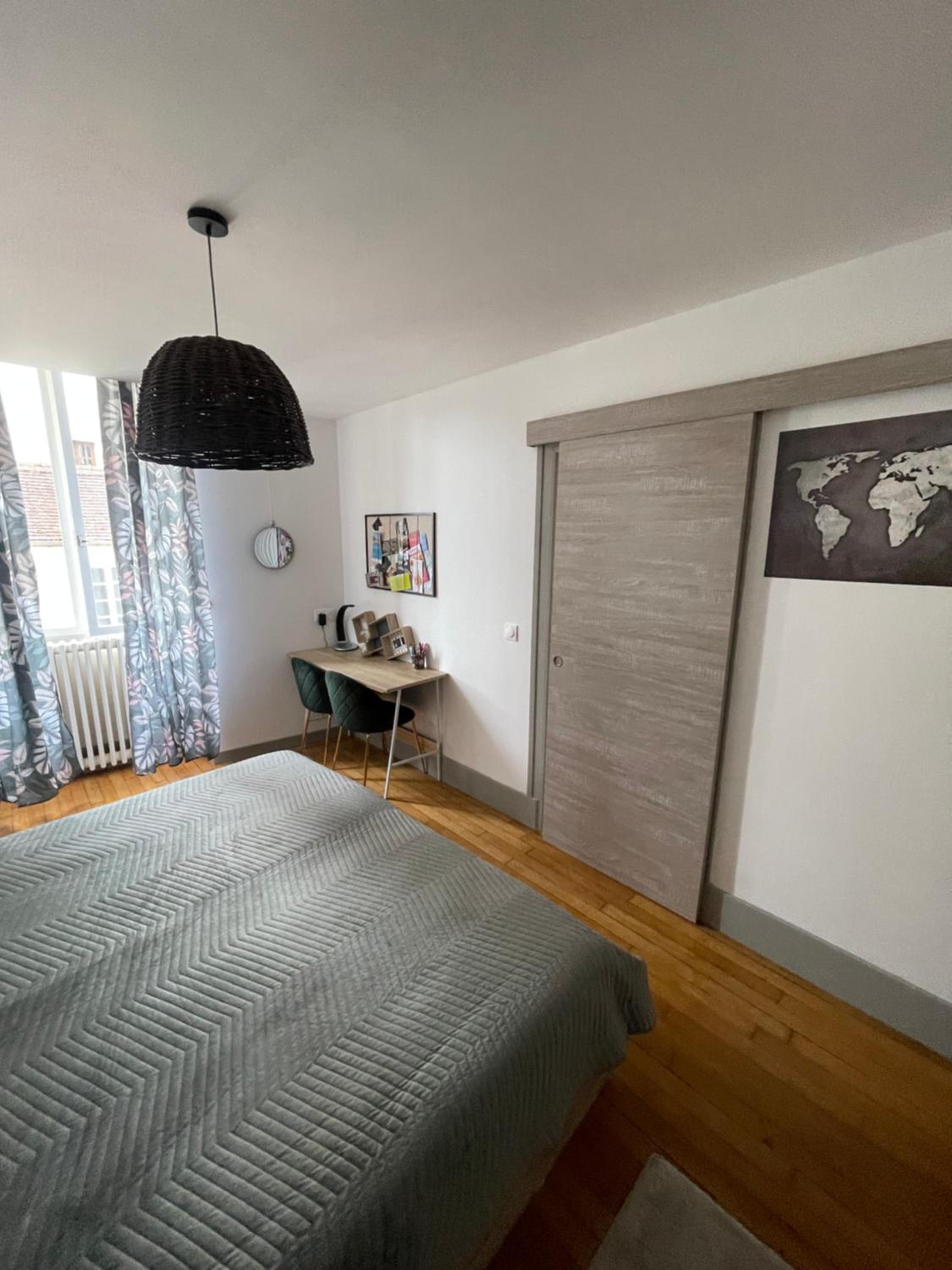Liberté et Confort, appartement entier, moderne avec 2 chambres et cuisine équipée au coeur de Semur
