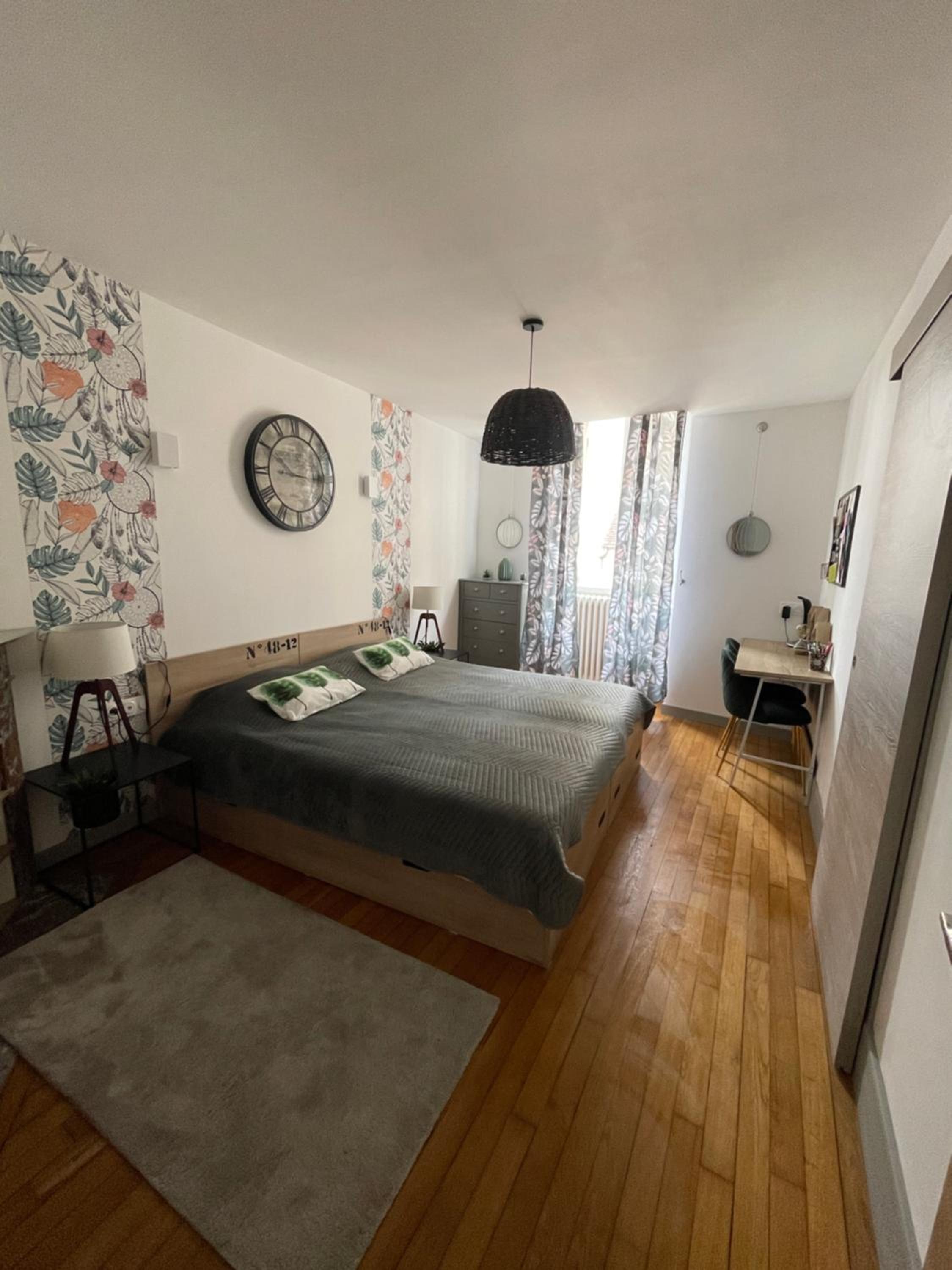 Liberté et Confort, appartement entier, moderne avec 2 chambres et cuisine équipée au coeur de Semur