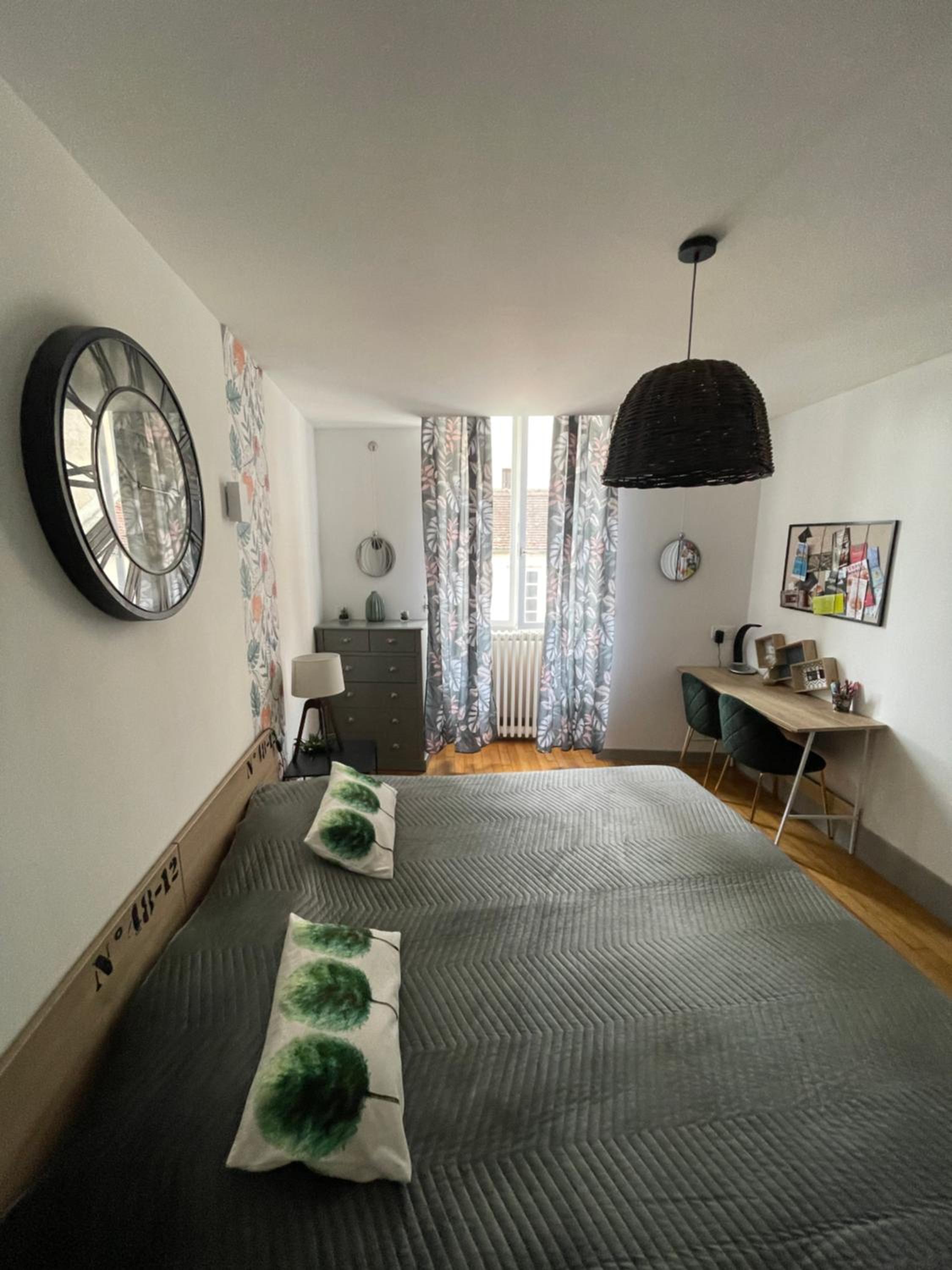 Liberté et Confort, appartement entier, moderne avec 2 chambres et cuisine équipée au coeur de Semur