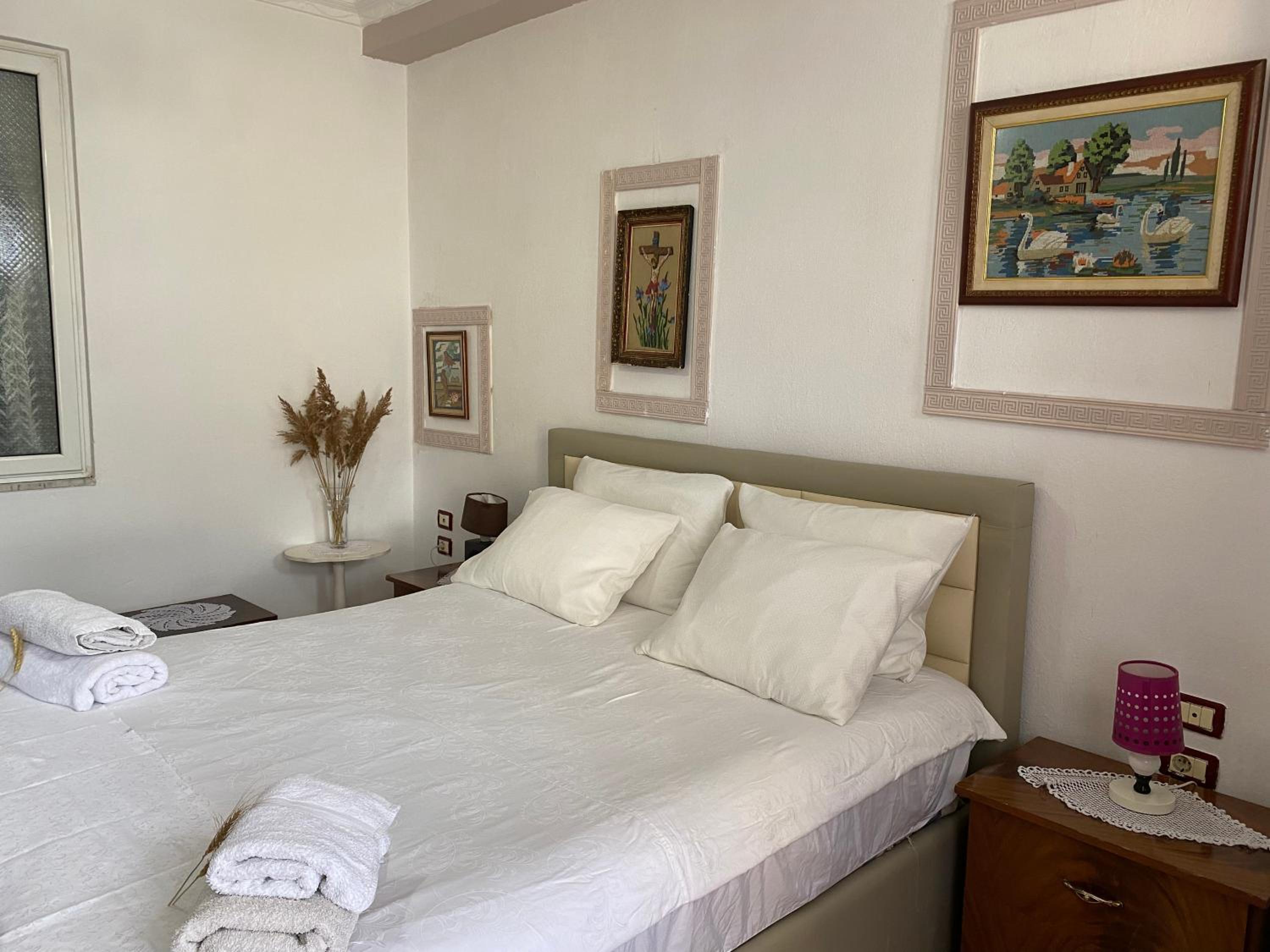 Apartament Karafili