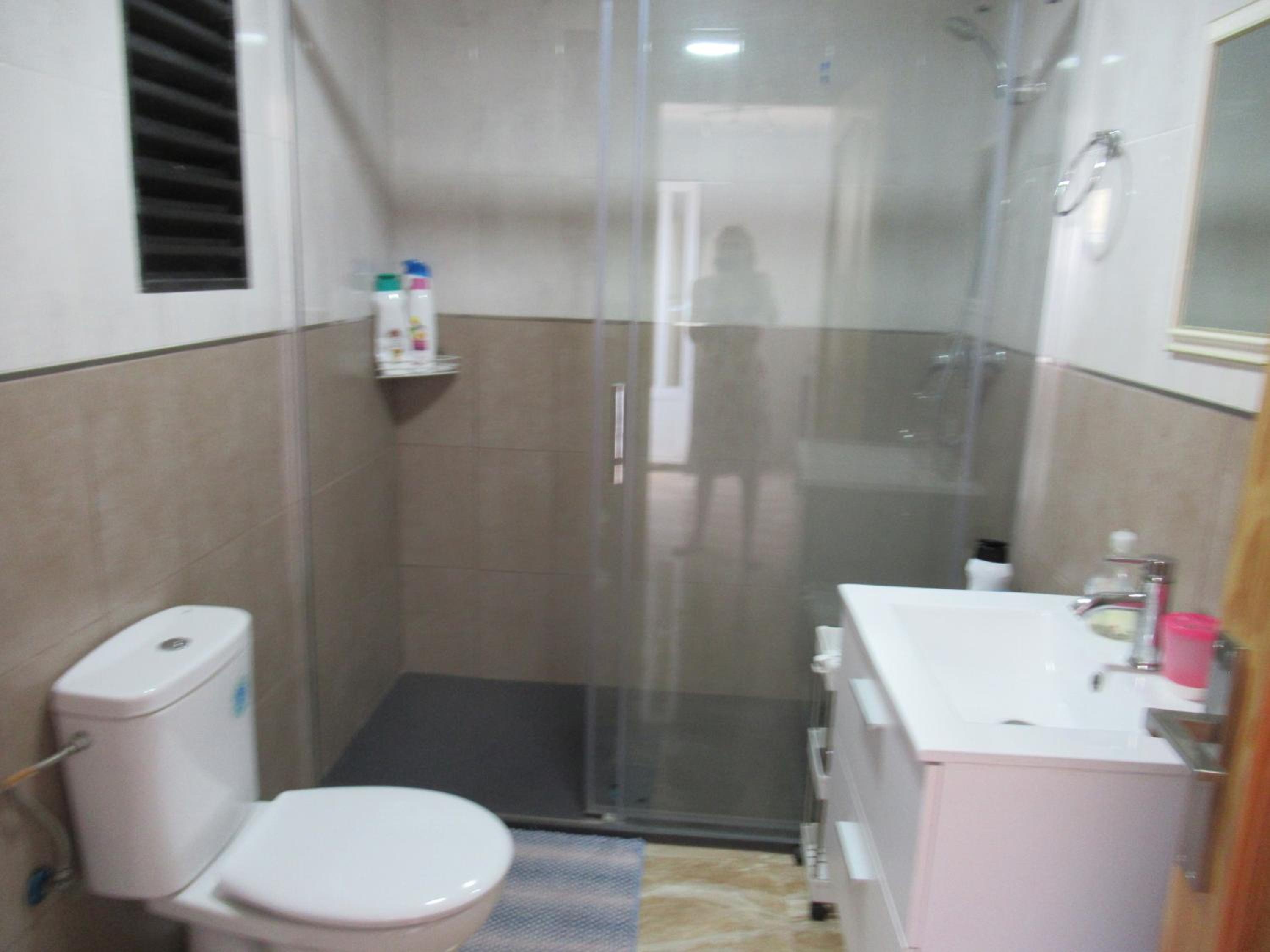 lovely double room with private bathroom photo 4
