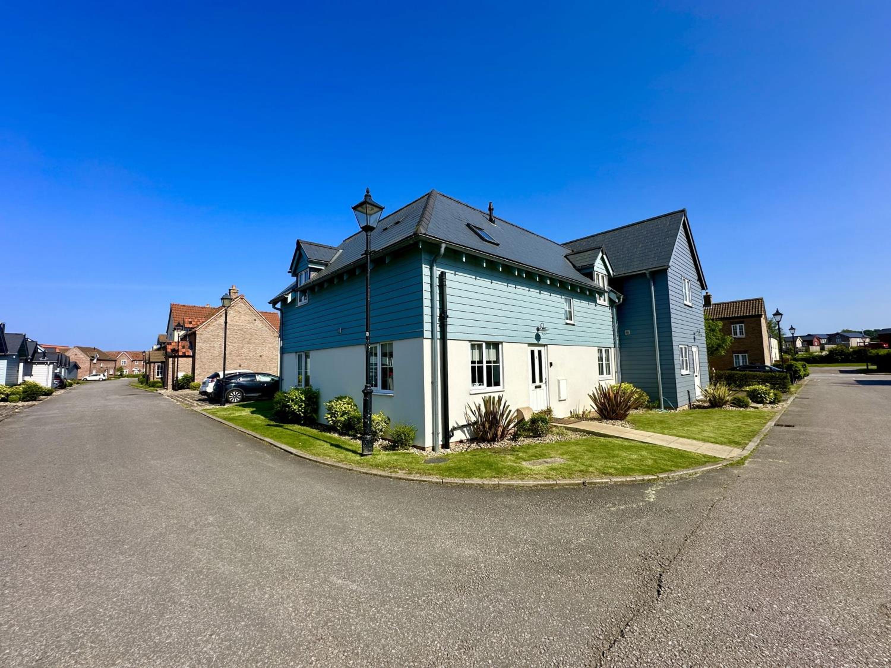 Aubergine Cottage - Part of the The Bay Filey Holiday Village with pool, gym and direct beach access, pub, restaurant, tennis and meadows walks