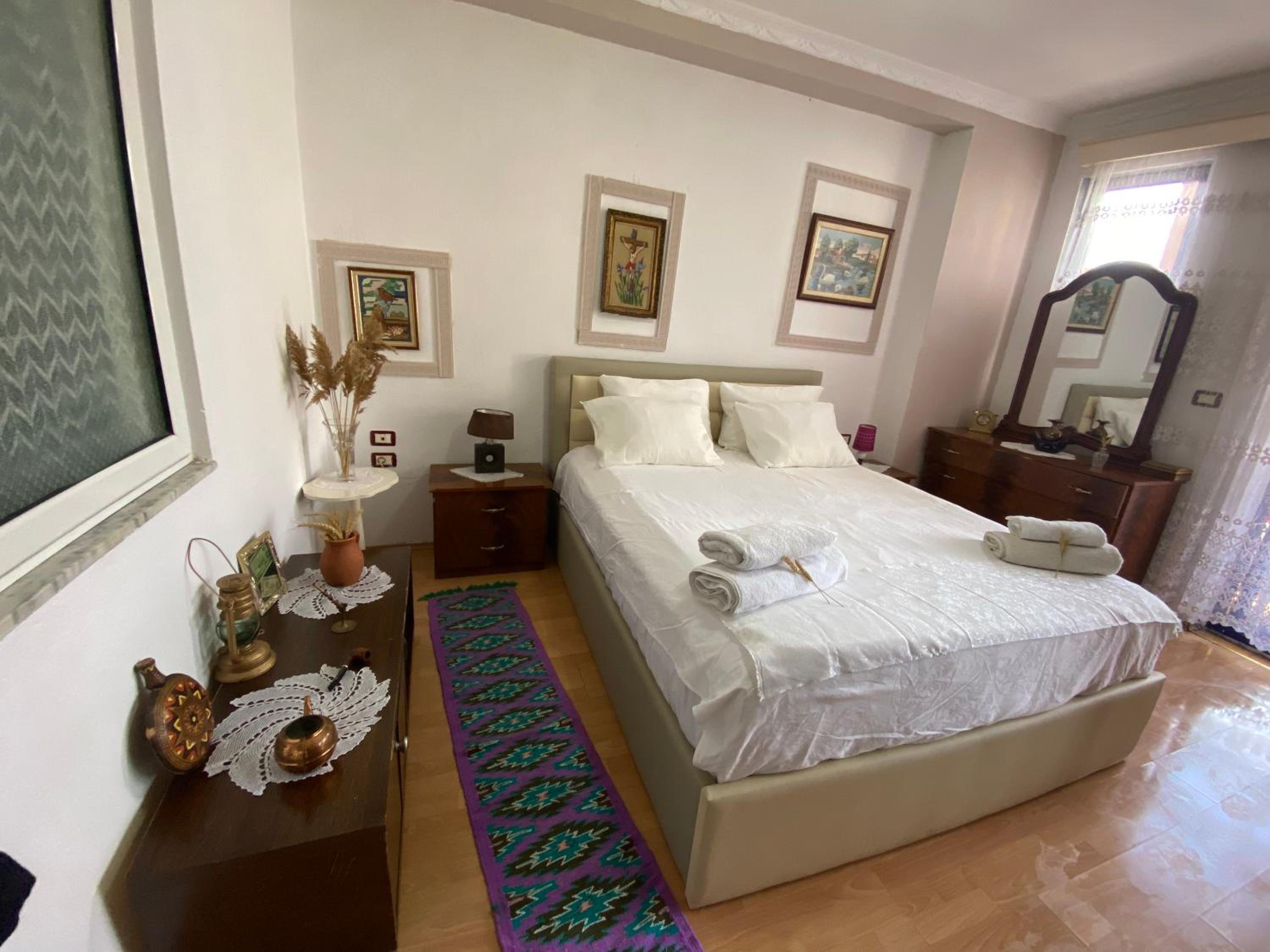 Apartament Karafili