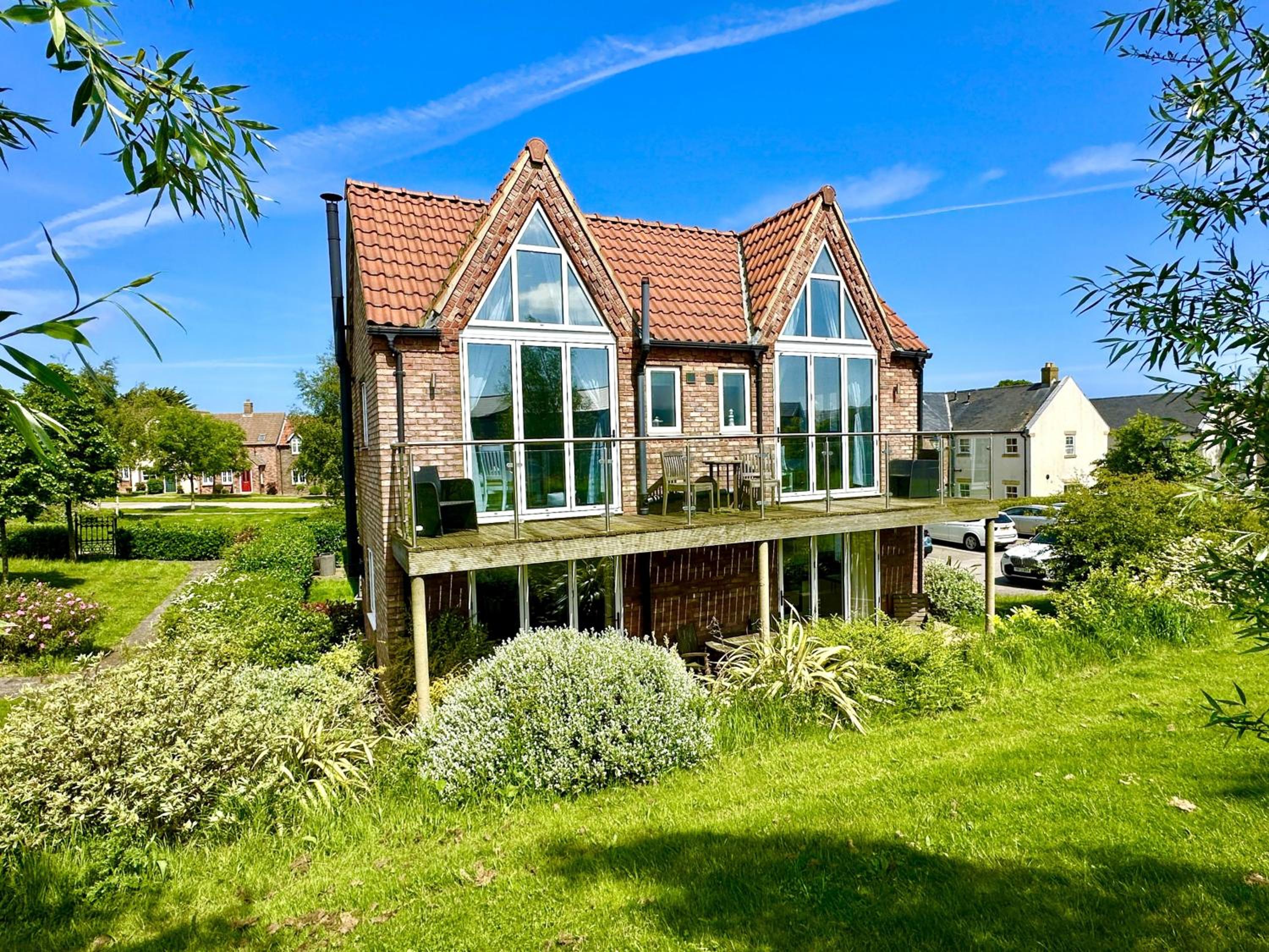 Oyster Cottage - Part of the The Bay Filey Holiday Village with pool, gym and direct beach access, pub, restaurant, tennis and meadows walks