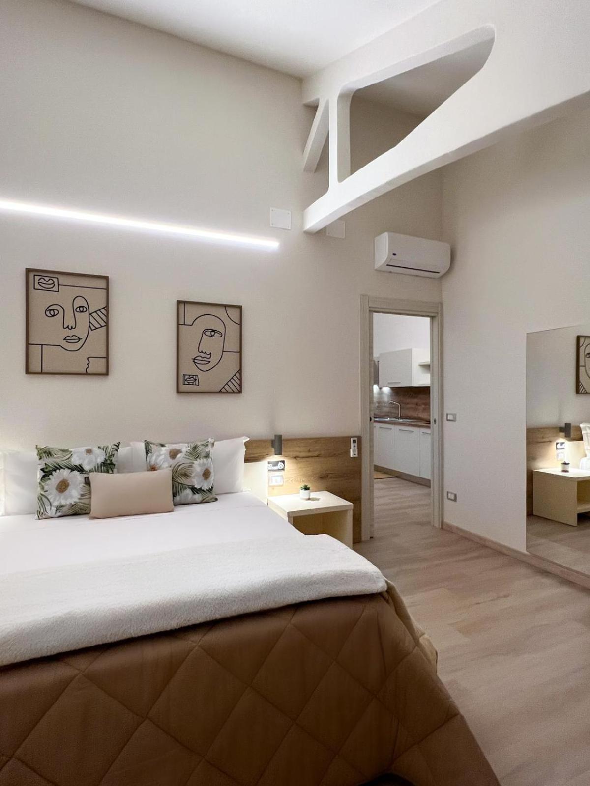 Simona Apartments