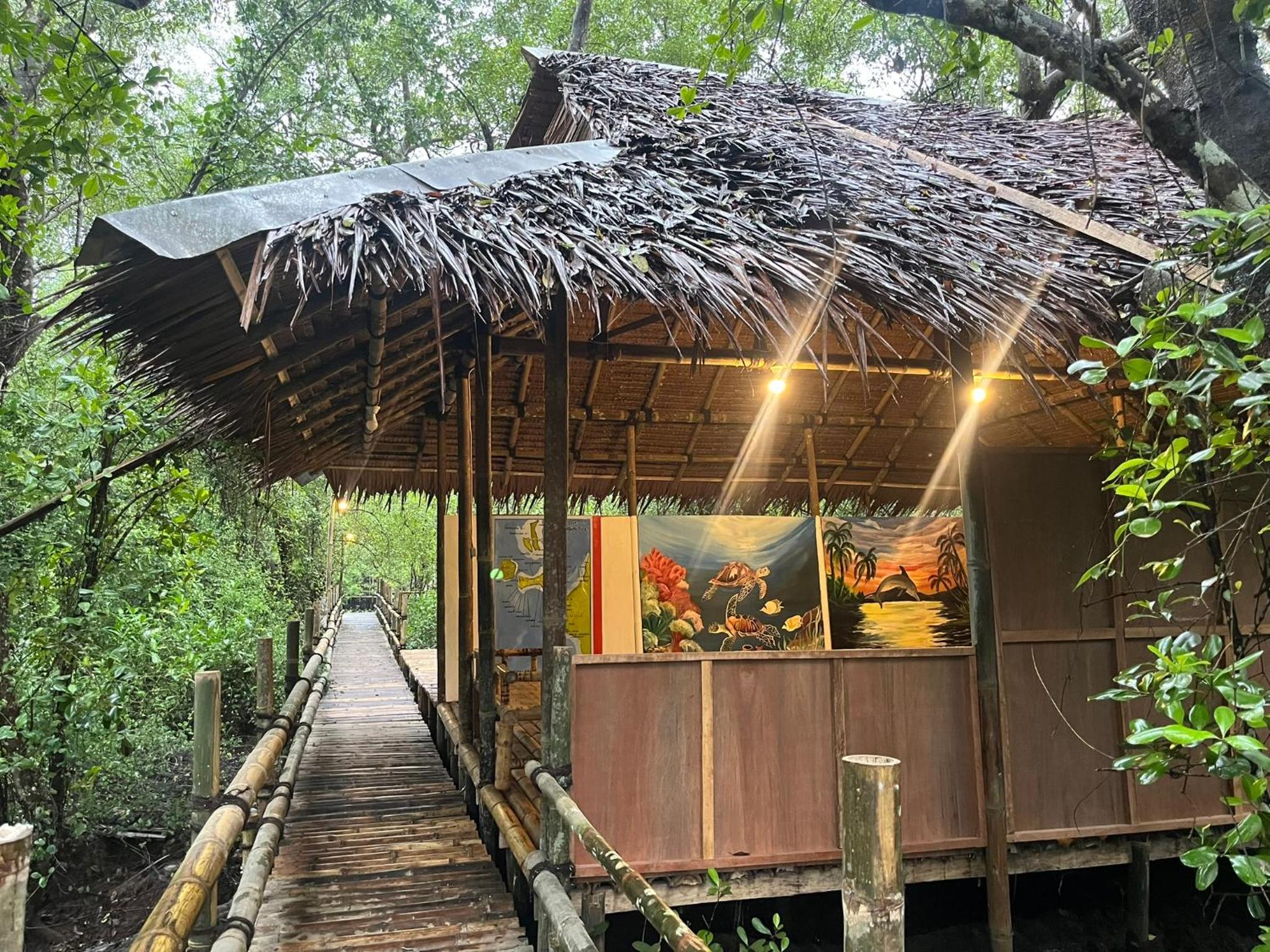 Hotel Lekker Gezellig Dive Resort Manado - Image 1