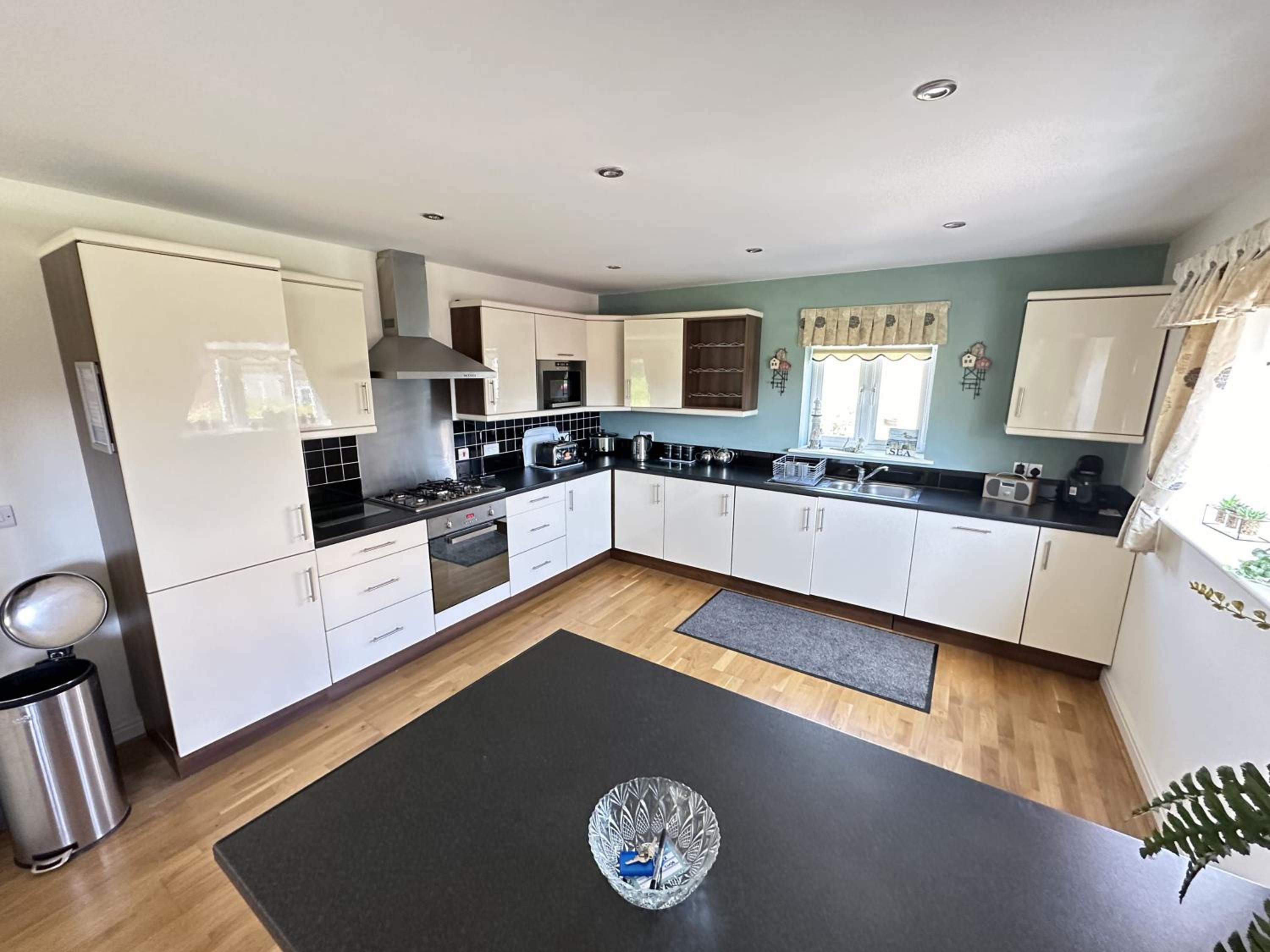 Pastures View - Part of the The Bay Filey Holiday Village with pool, gym and direct beach access, pub, restaurant, tennis and meadows walks