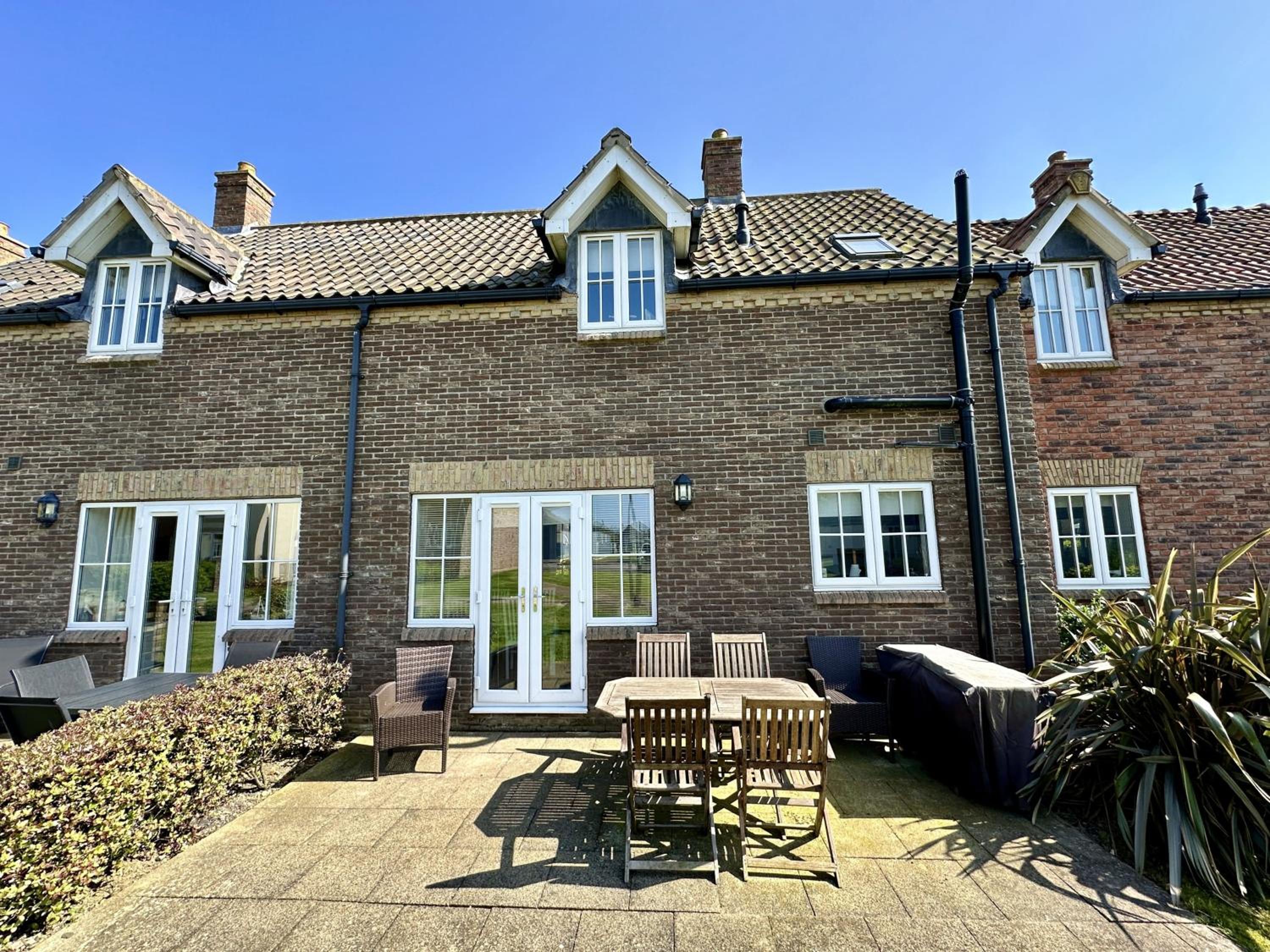 Life of Filey - Part of the The Bay Filey Holiday Village with pool, gym and direct beach access, pub, restaurant, tennis and meadows walks