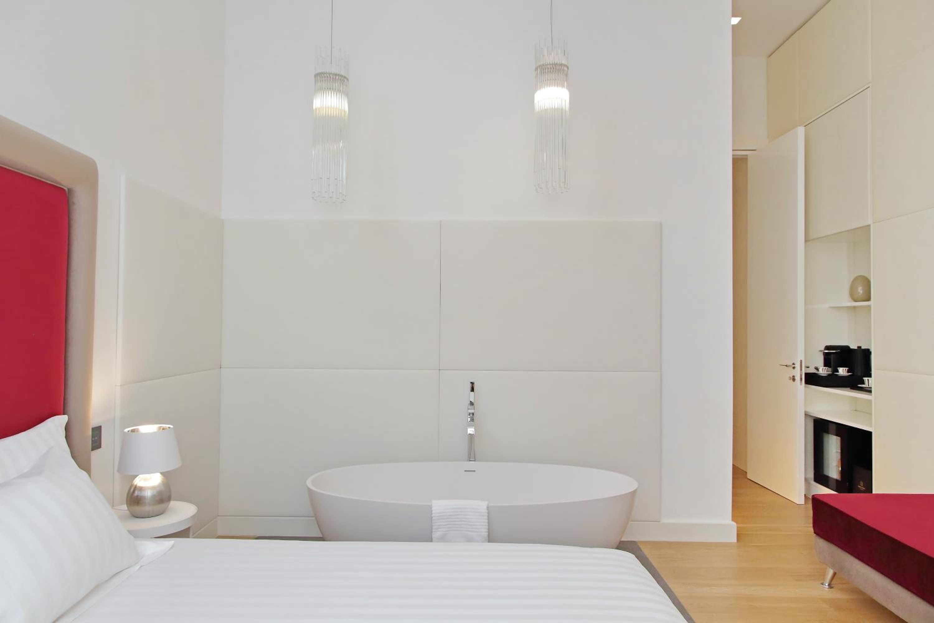 Domus Aurea Luxury Suites