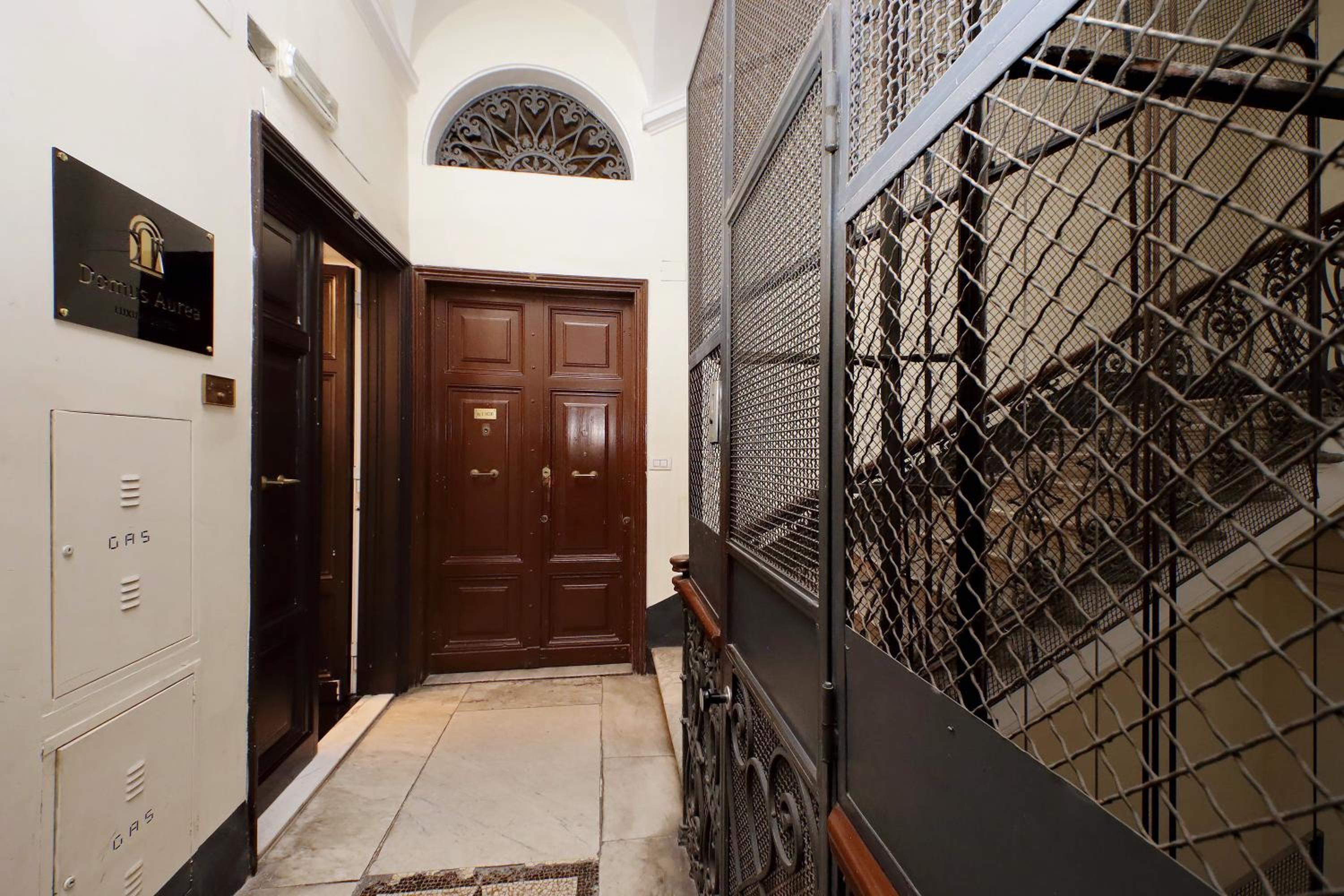 Domus Aurea Luxury Suites