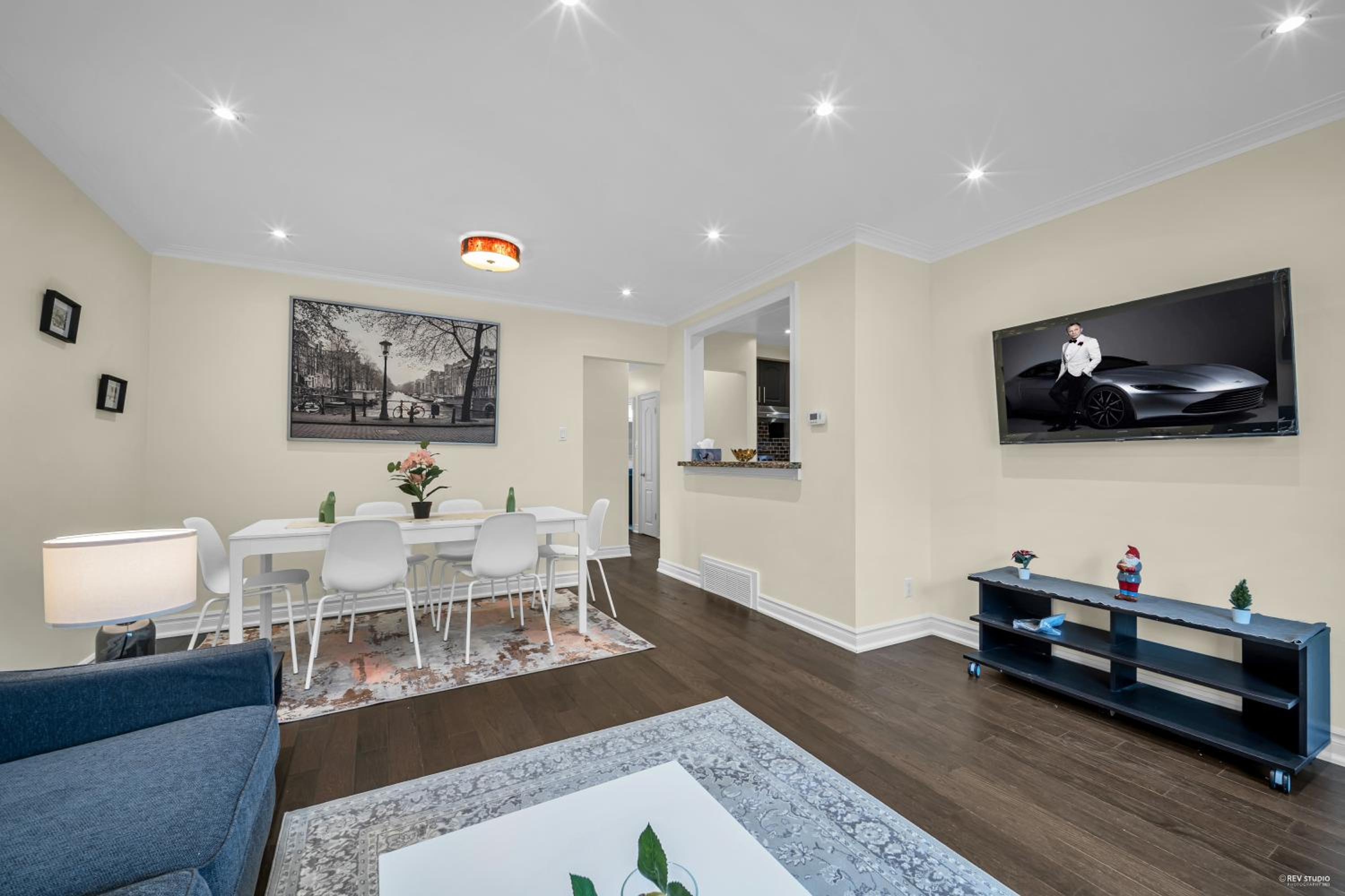 Luxury Renovated House in Prime Location with Parking