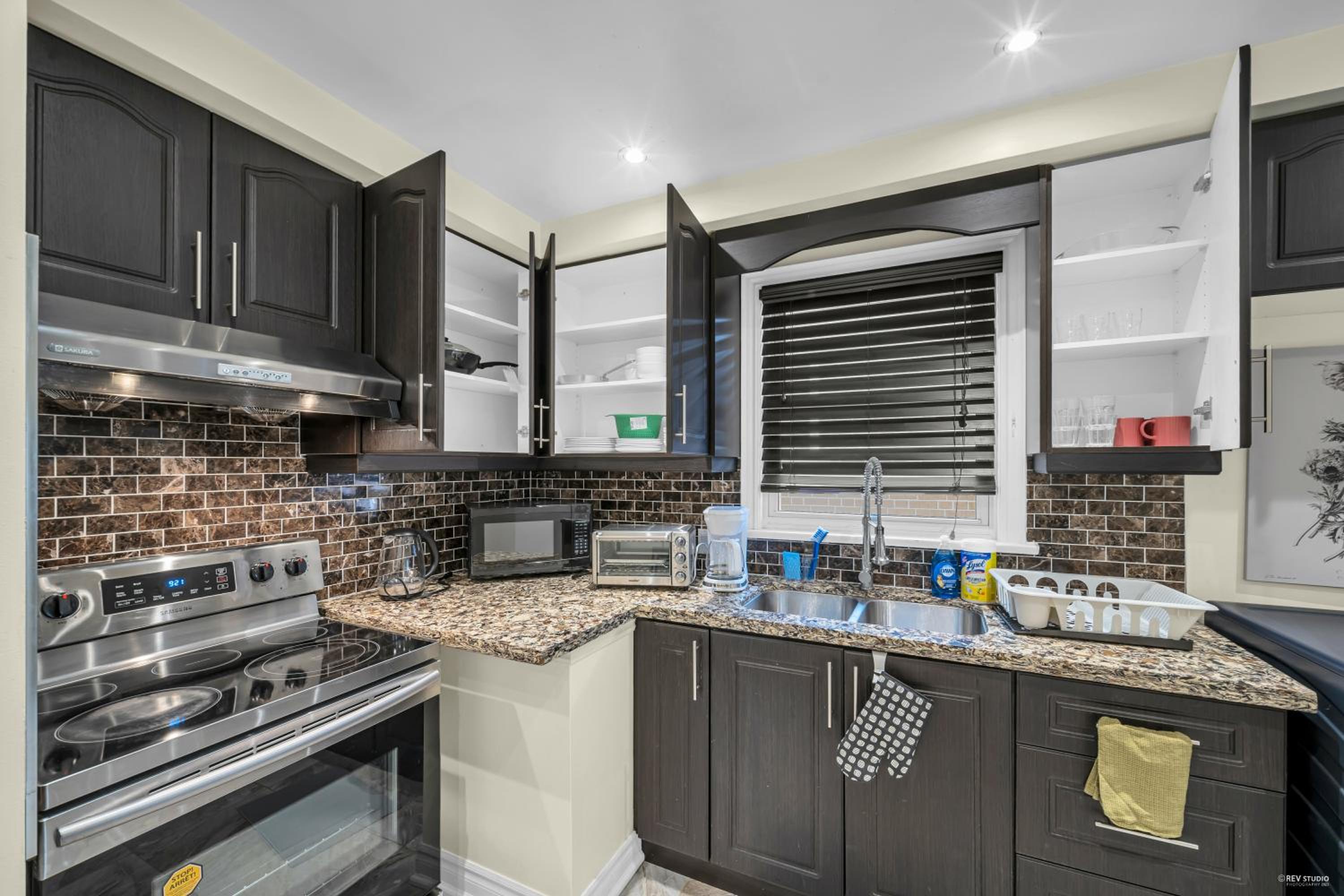 Luxury Renovated House in Prime Location with Parking