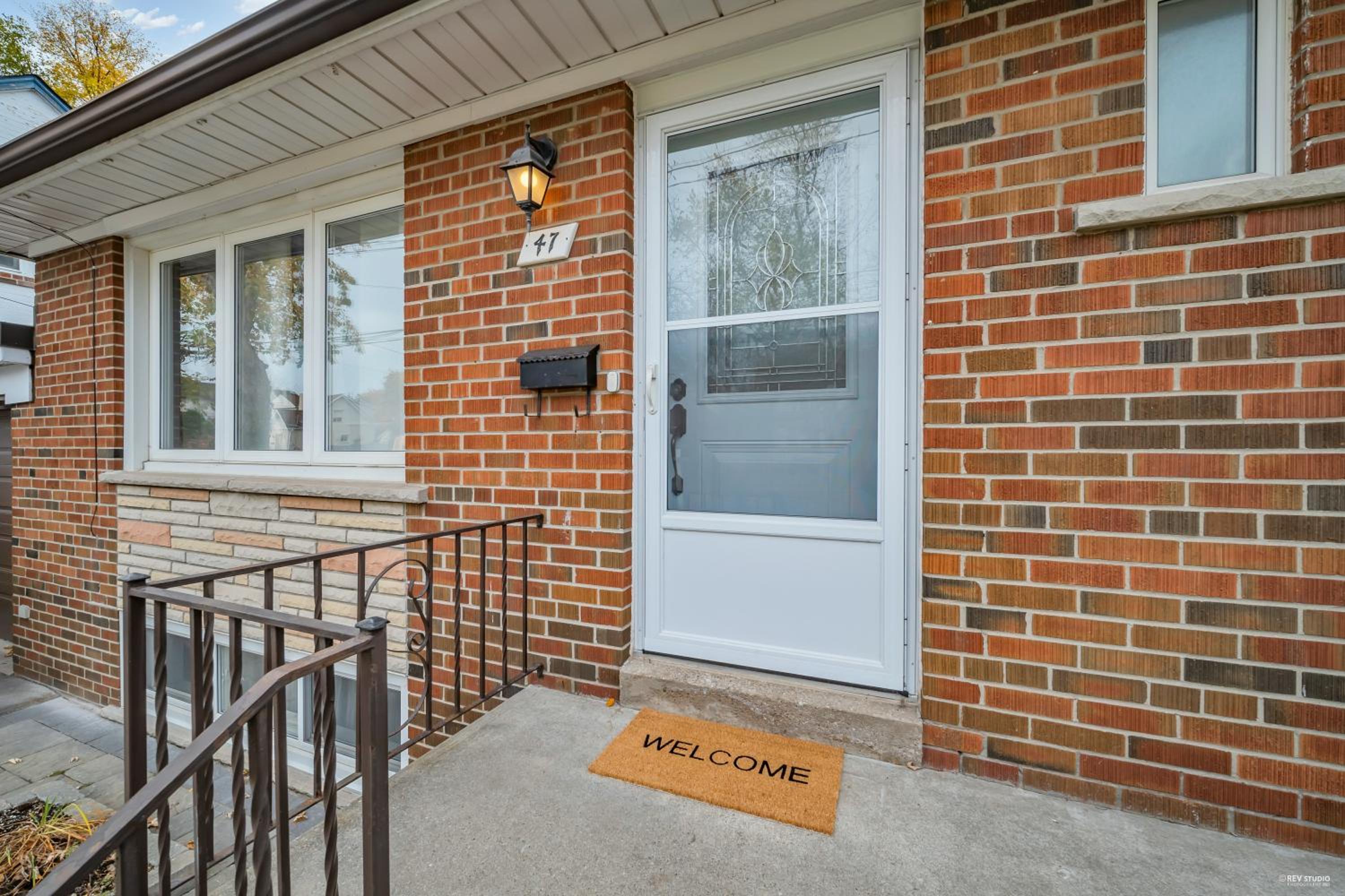 Luxury Renovated House in Prime Location with Parking