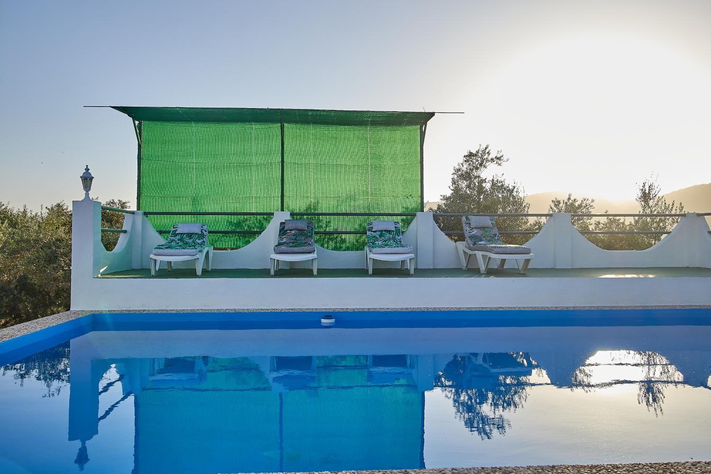 CASA EL PRADO con Piscina y Aparcamiento