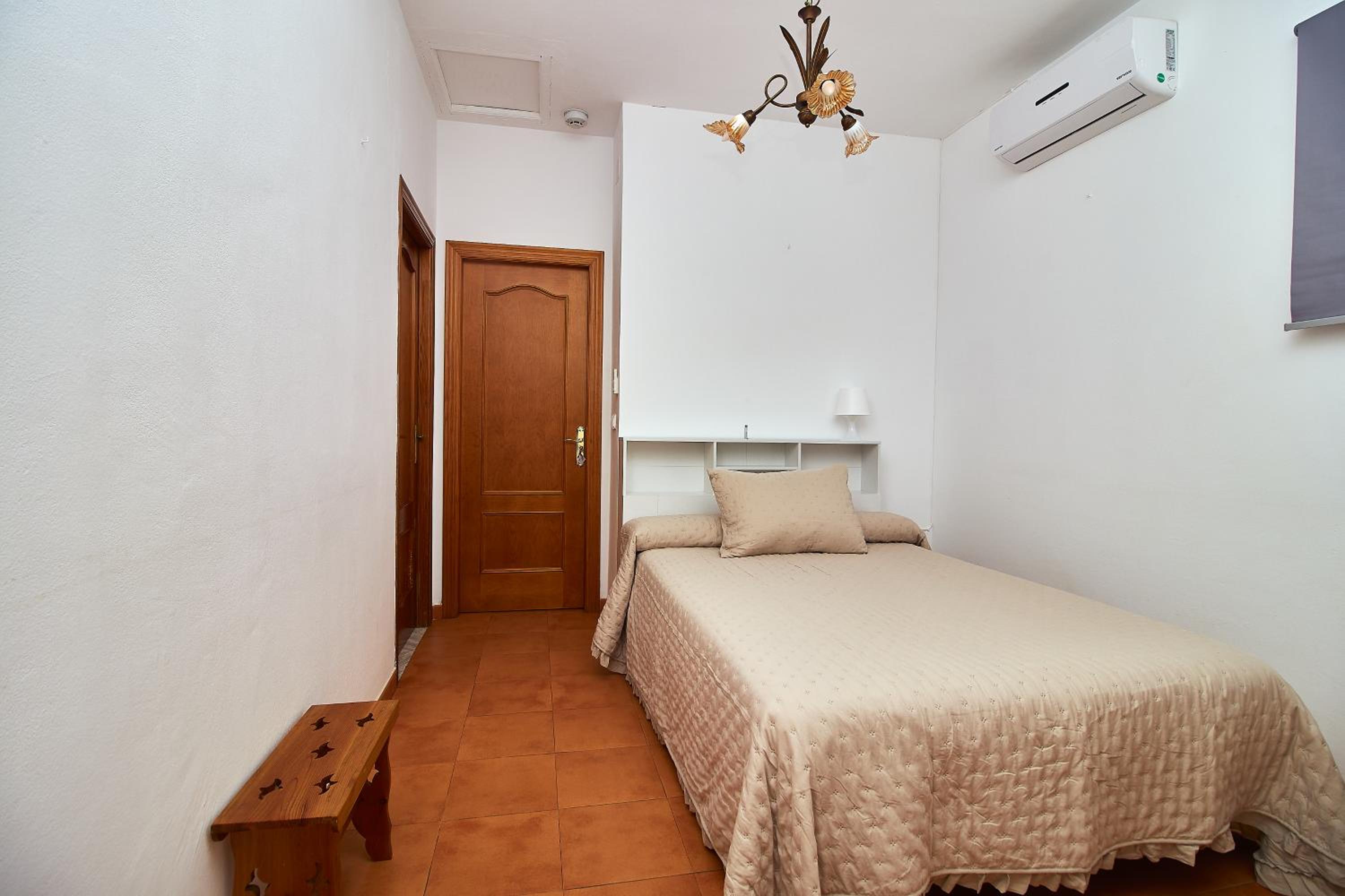 CASA EL PRADO con Piscina y Aparcamiento