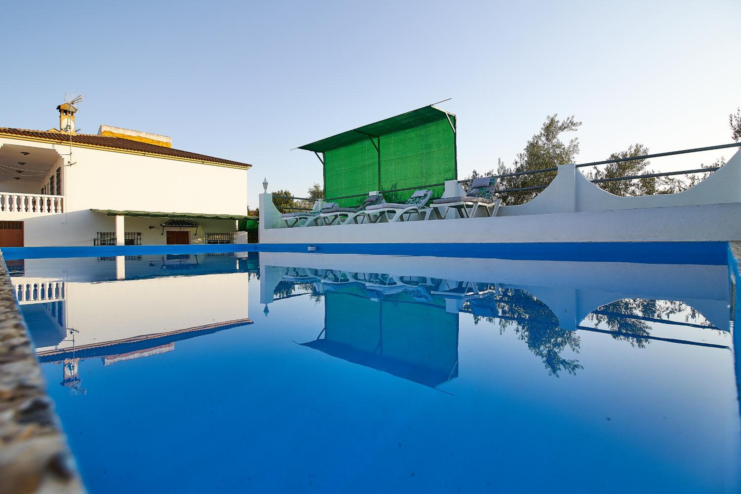 CASA EL PRADO con Piscina y Aparcamiento