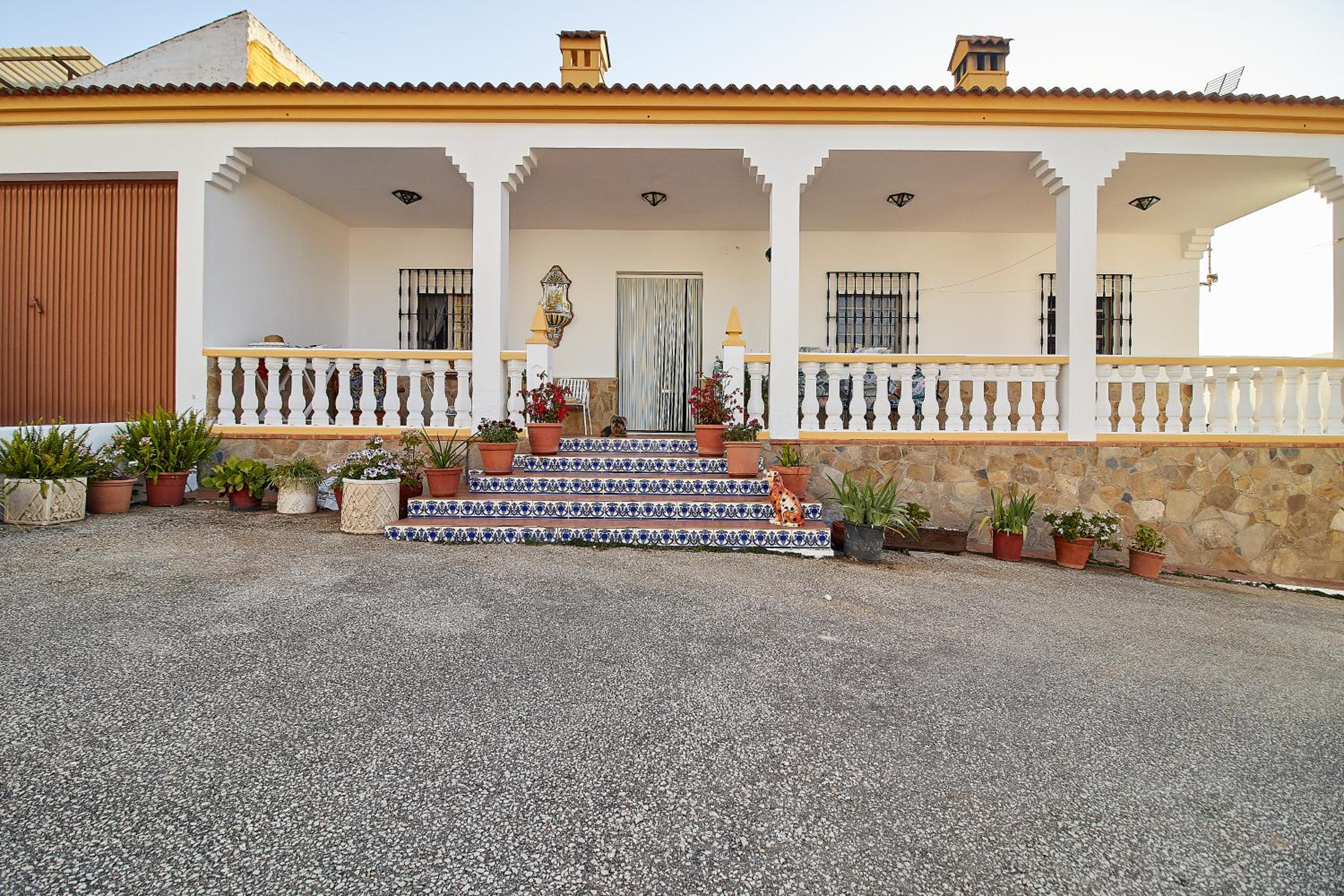 CASA EL PRADO con Piscina y Aparcamiento