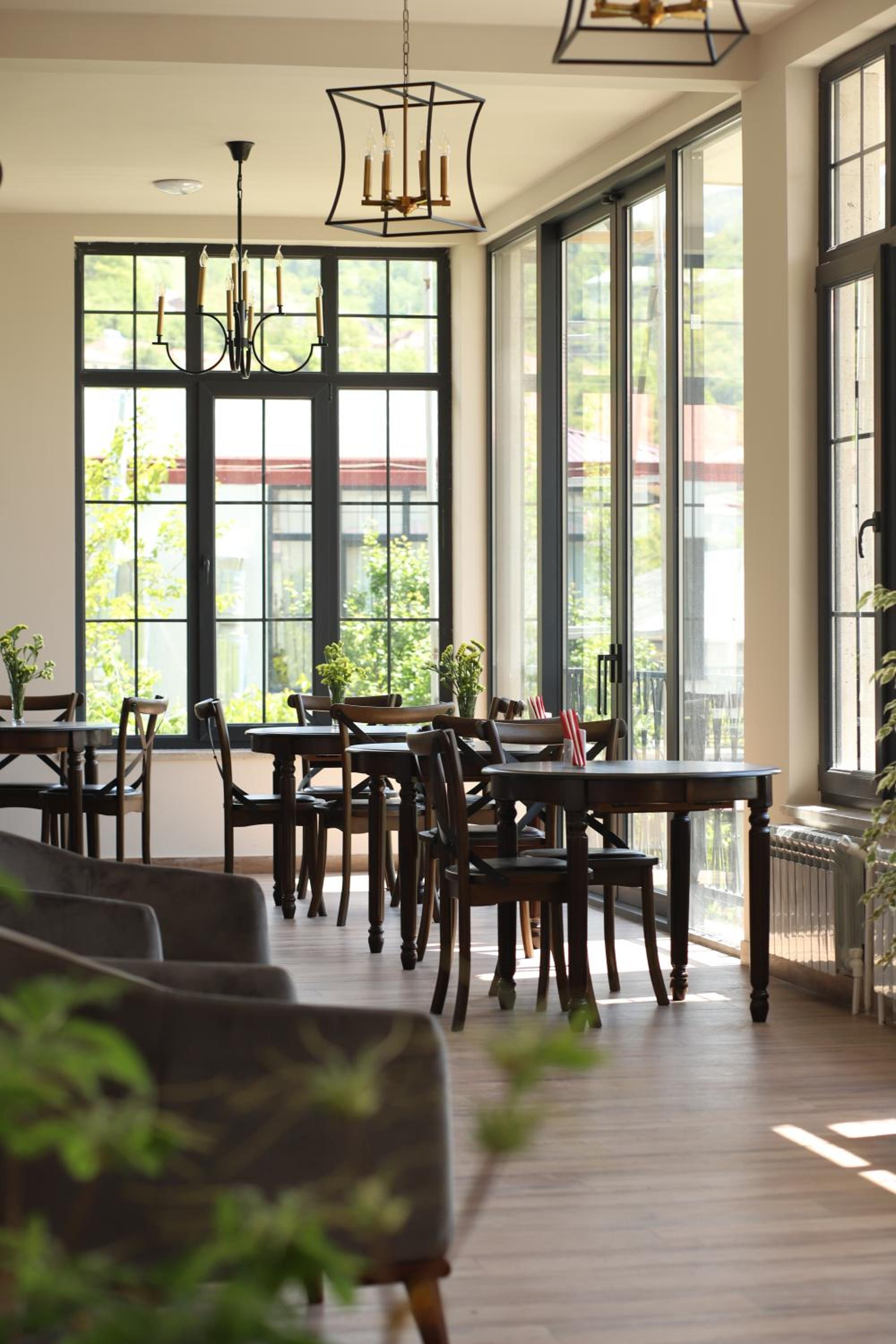 REDROOF Goris Boutique Hotel