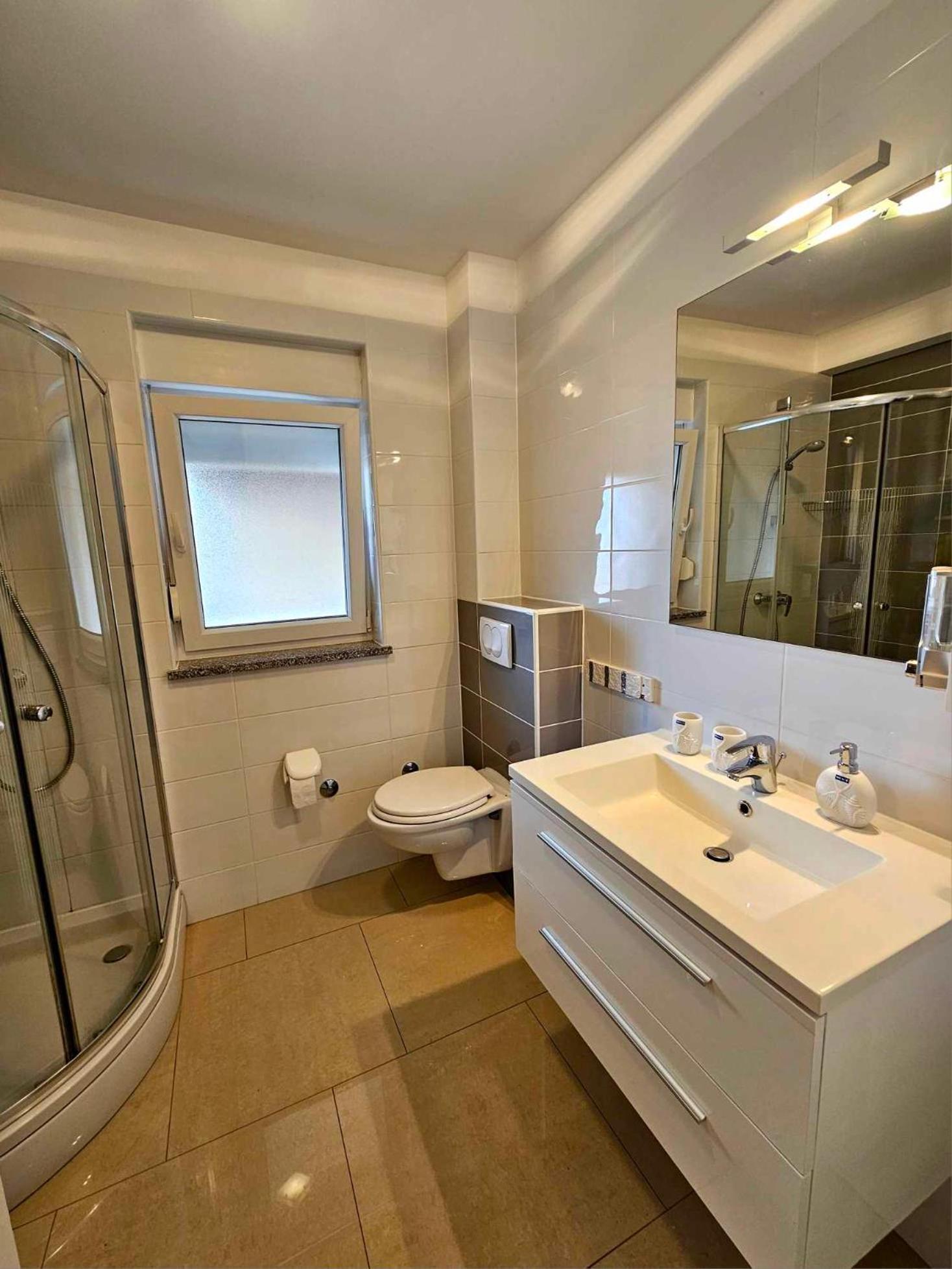 Domagoj - Luxury apartment with private parking, jacuzzi and seaview view 4