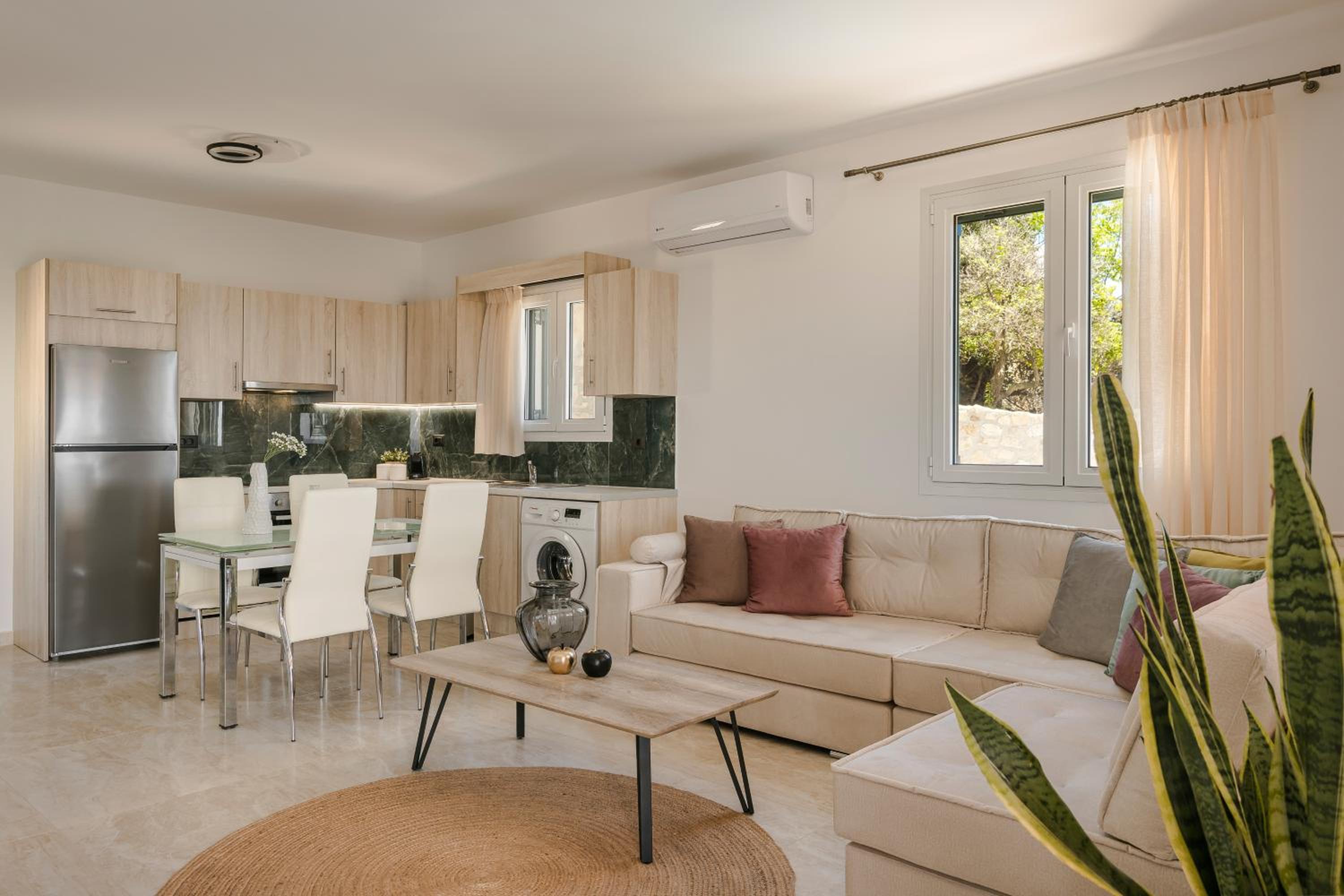 Ipoliti Luxury Living