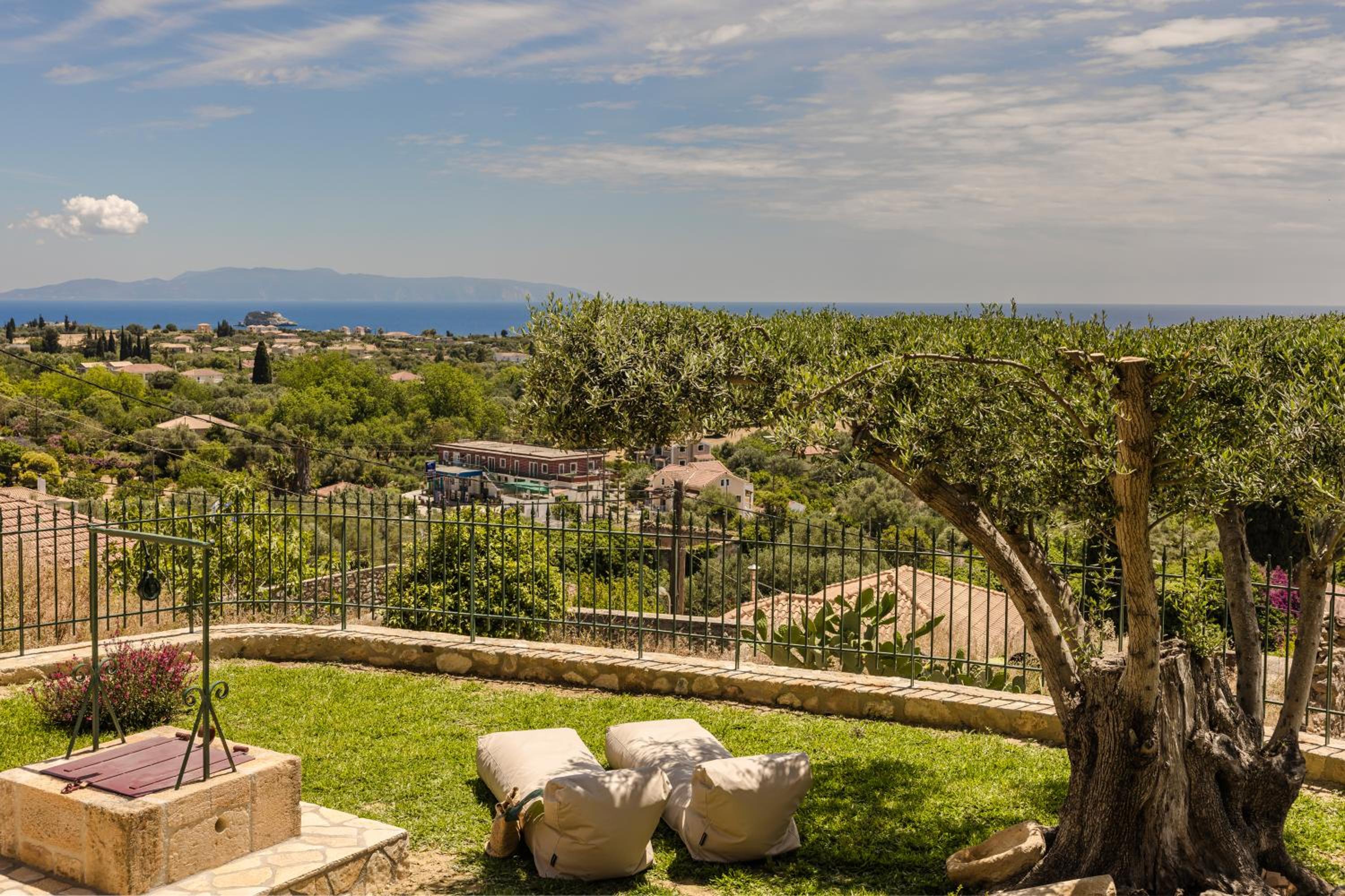 Ipoliti Luxury Living