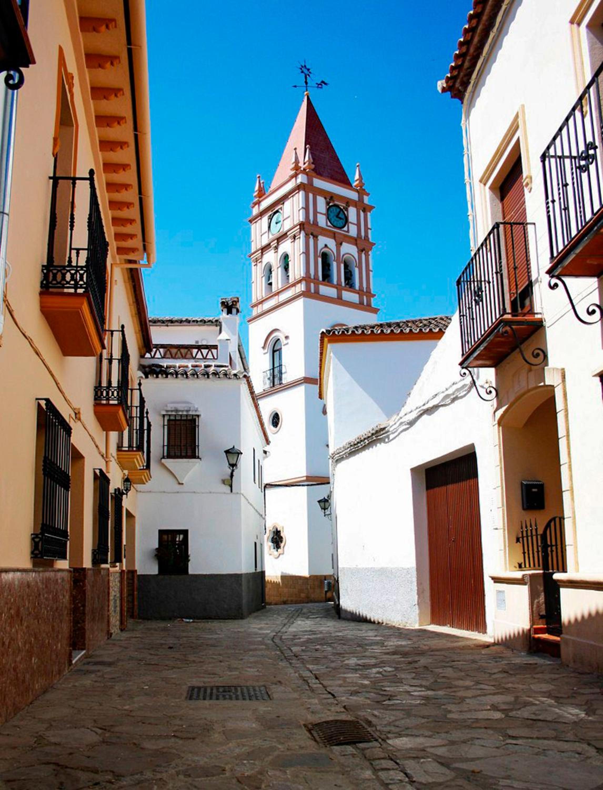 CASA EL PRADO con Piscina y Aparcamiento