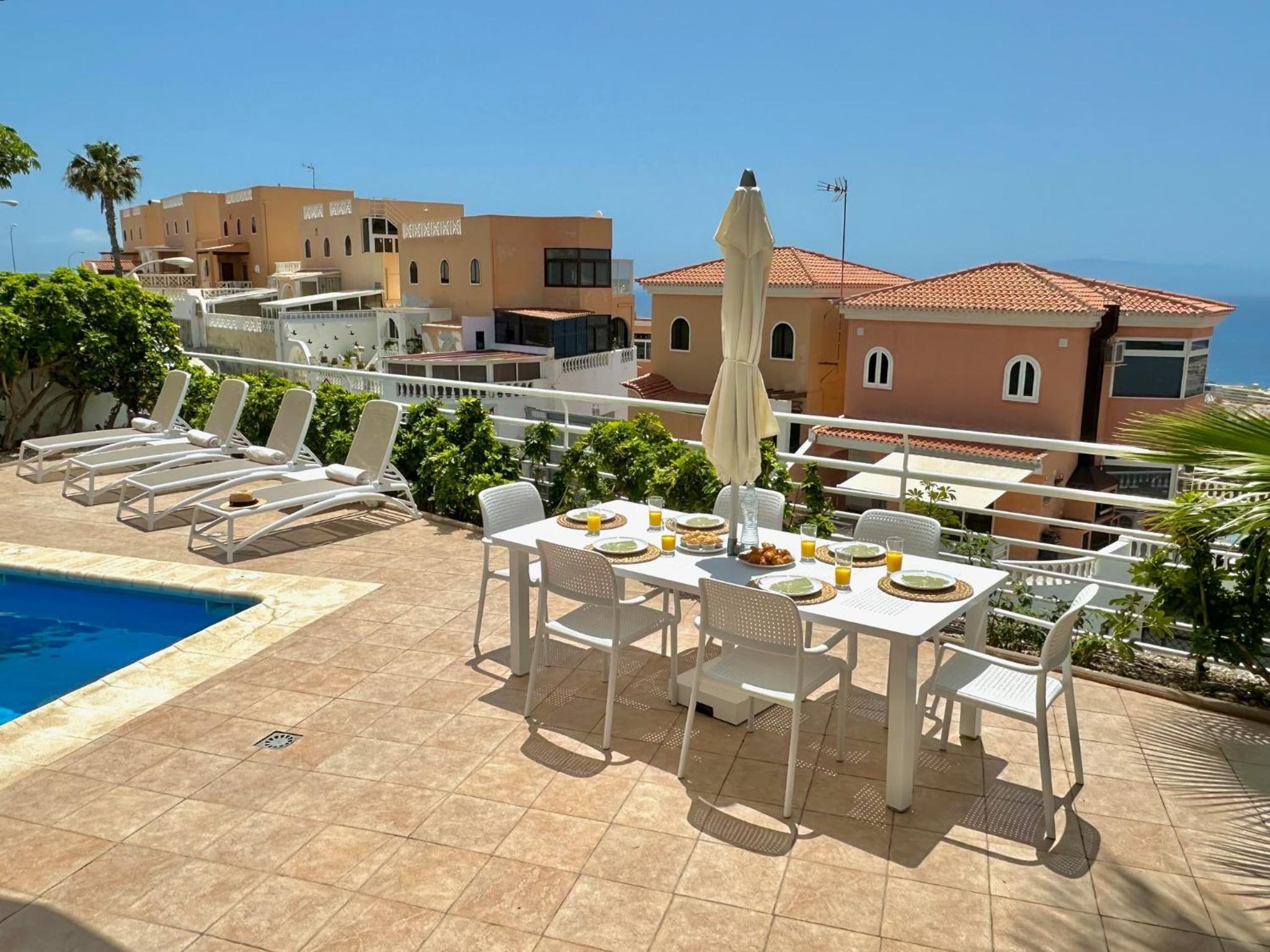 Luxury Villa Taoro private heated pool Free Car Except Christmas