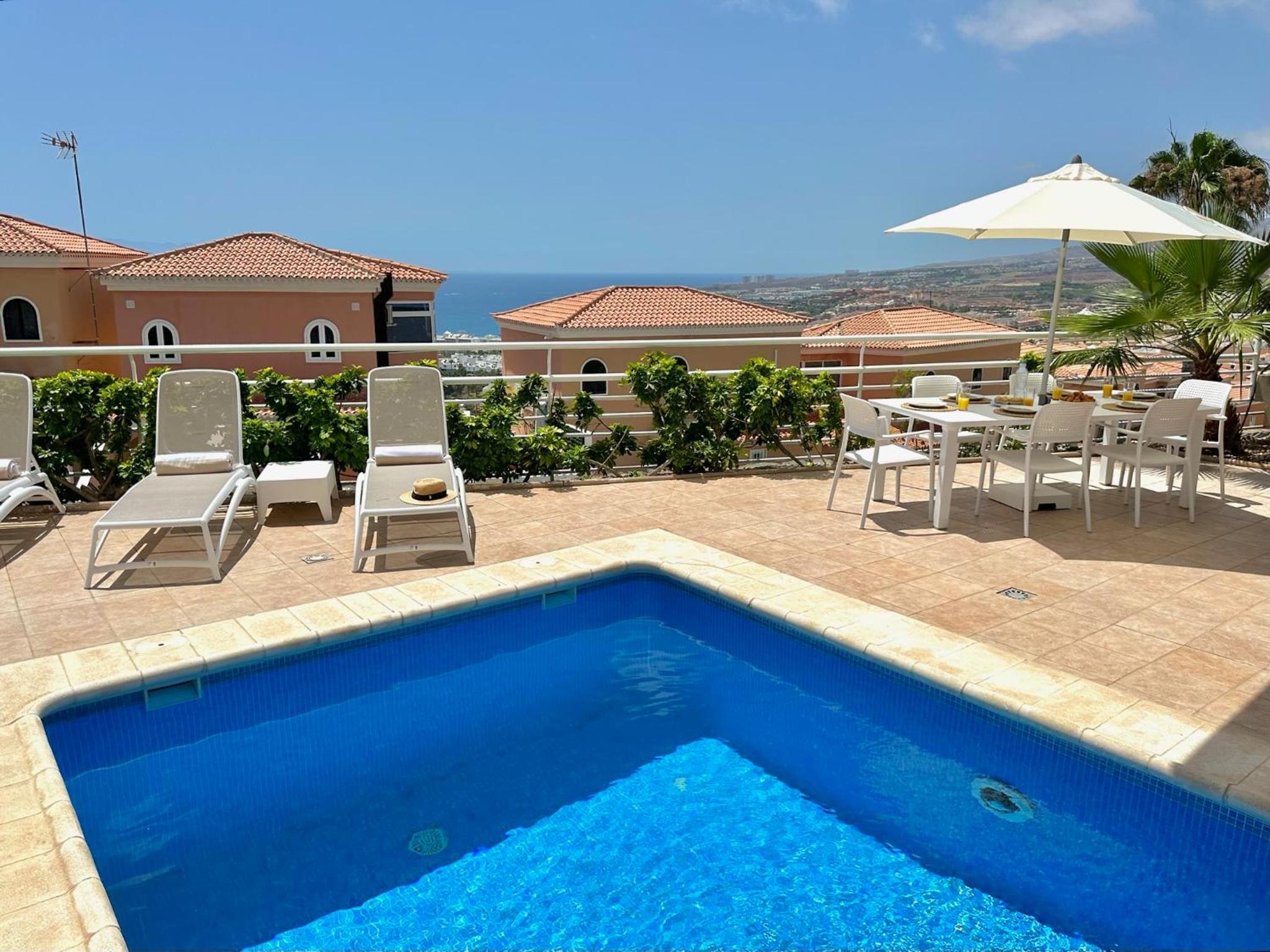 Luxury Villa Taoro private heated pool Free Car Except Christmas