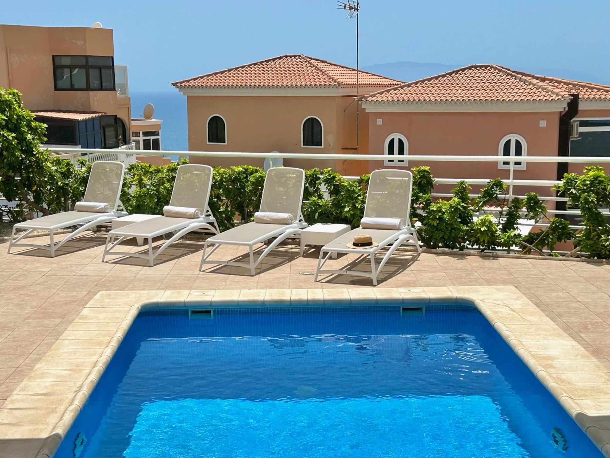 Luxury Villa Taoro private heated pool Free Car Except Christmas