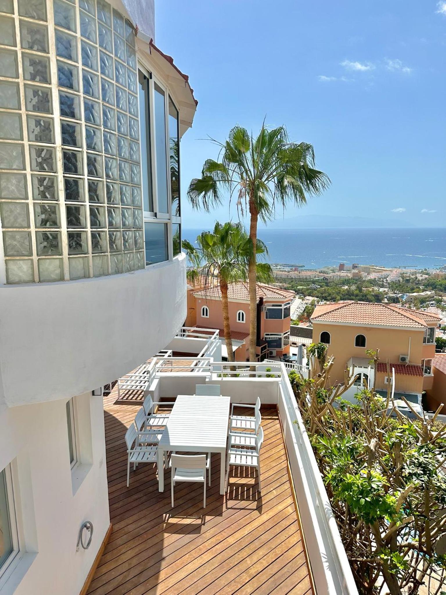 Luxury Villa Taoro private heated pool Free Car Except Christmas