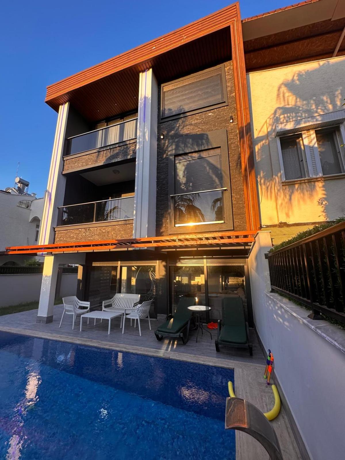 Peaceful Holiday Villas-Luxury-Jacuzzi-Sauna