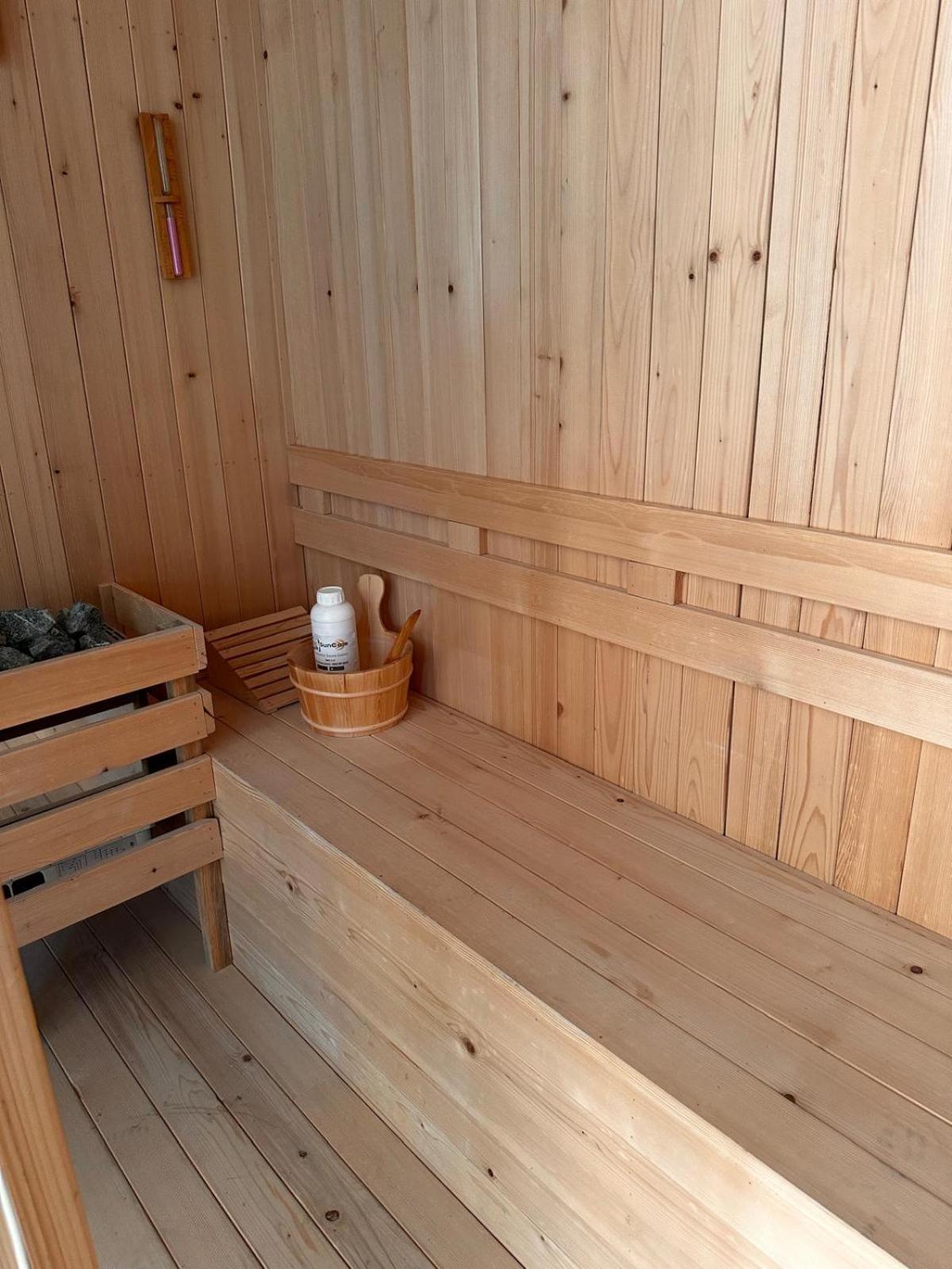 Peaceful Holiday Villas-Luxury-Jacuzzi-Sauna