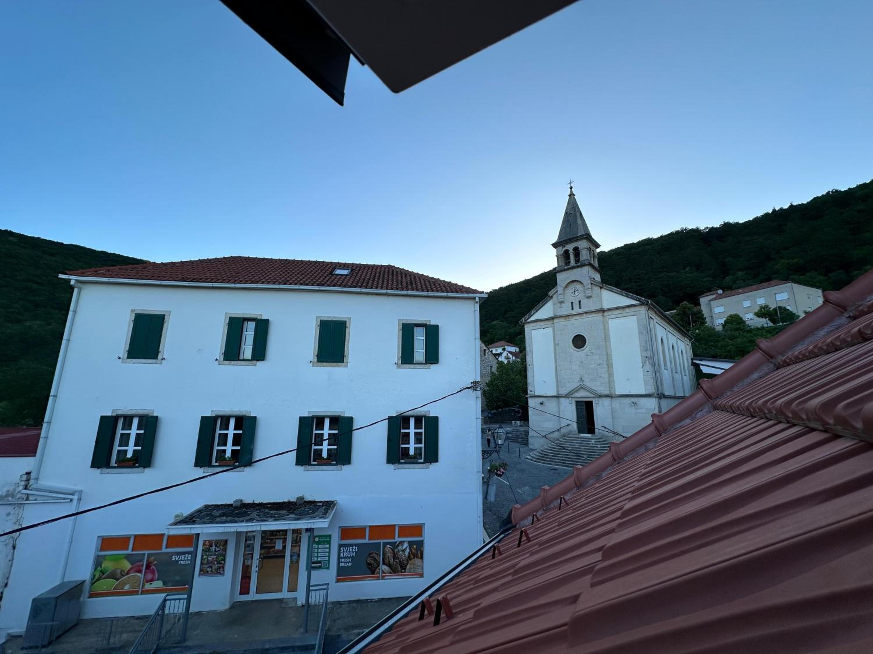 Photo 28
